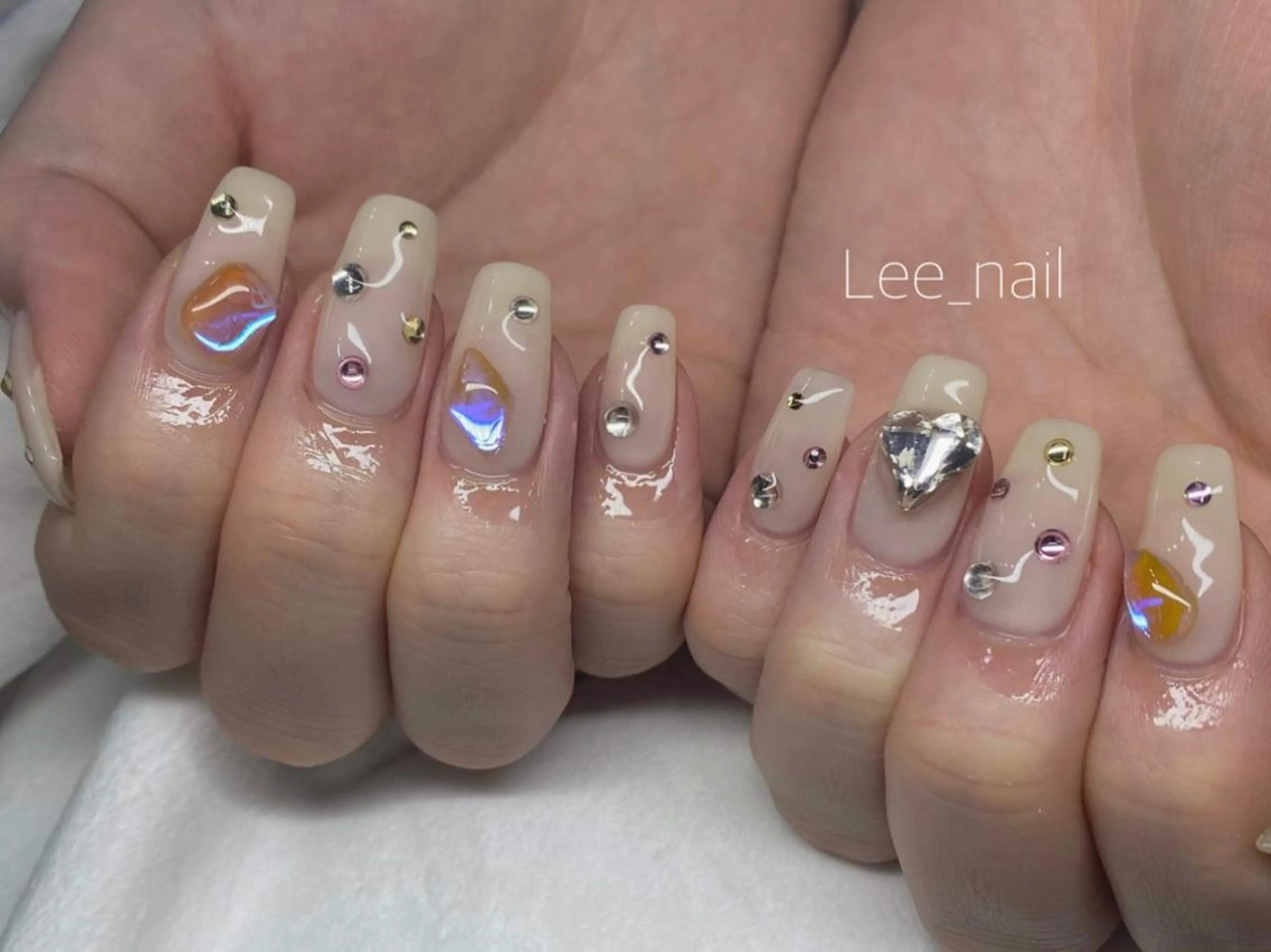 ネイル キラキラネイル ストーンネイル ハンドネイル Lee_ nailのネイルデザイン