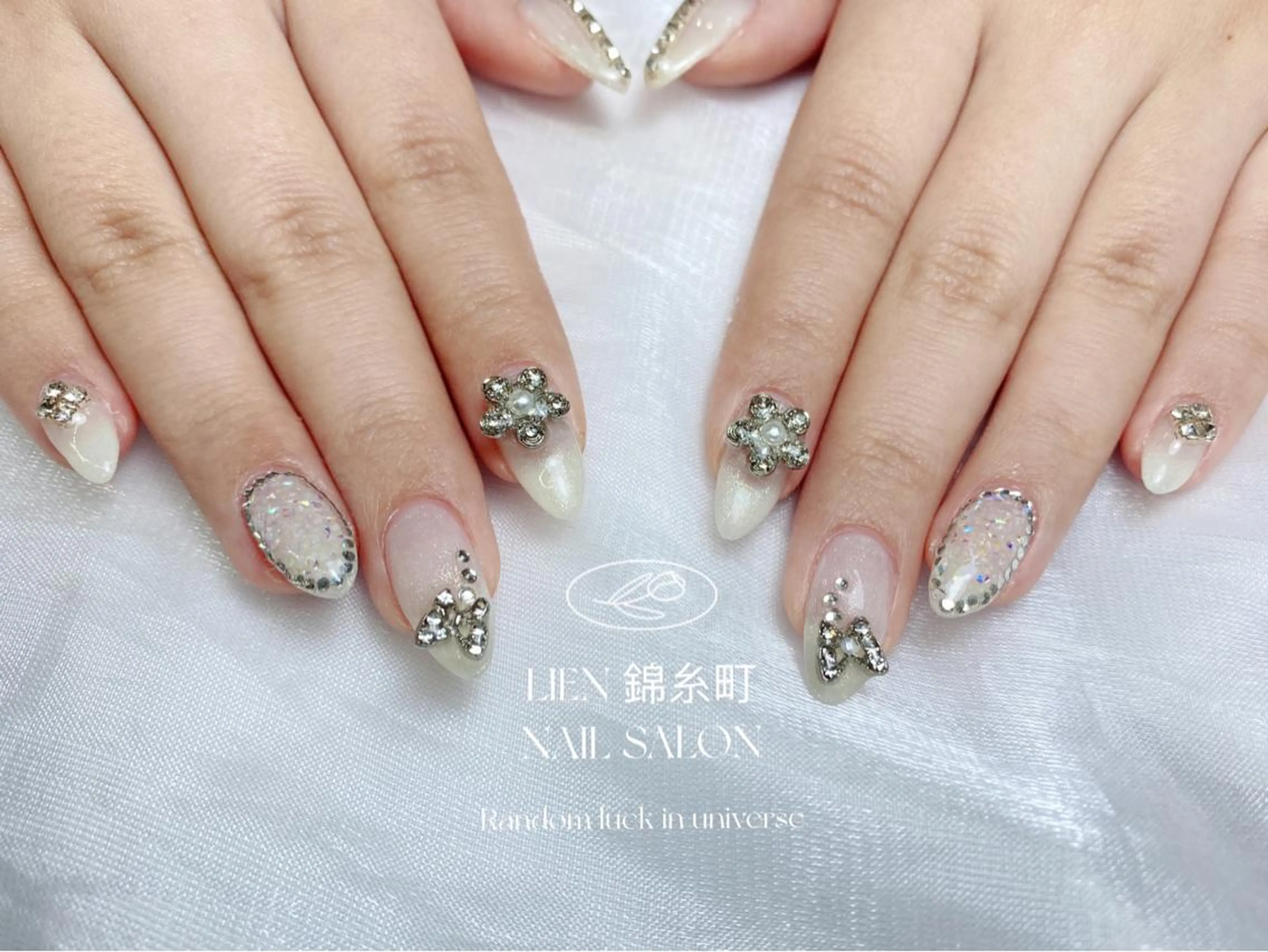 🌼期間限定🌼ワンカラーorラメグラデーション➕パーツ付け放題❤　無料オフ込みの写真