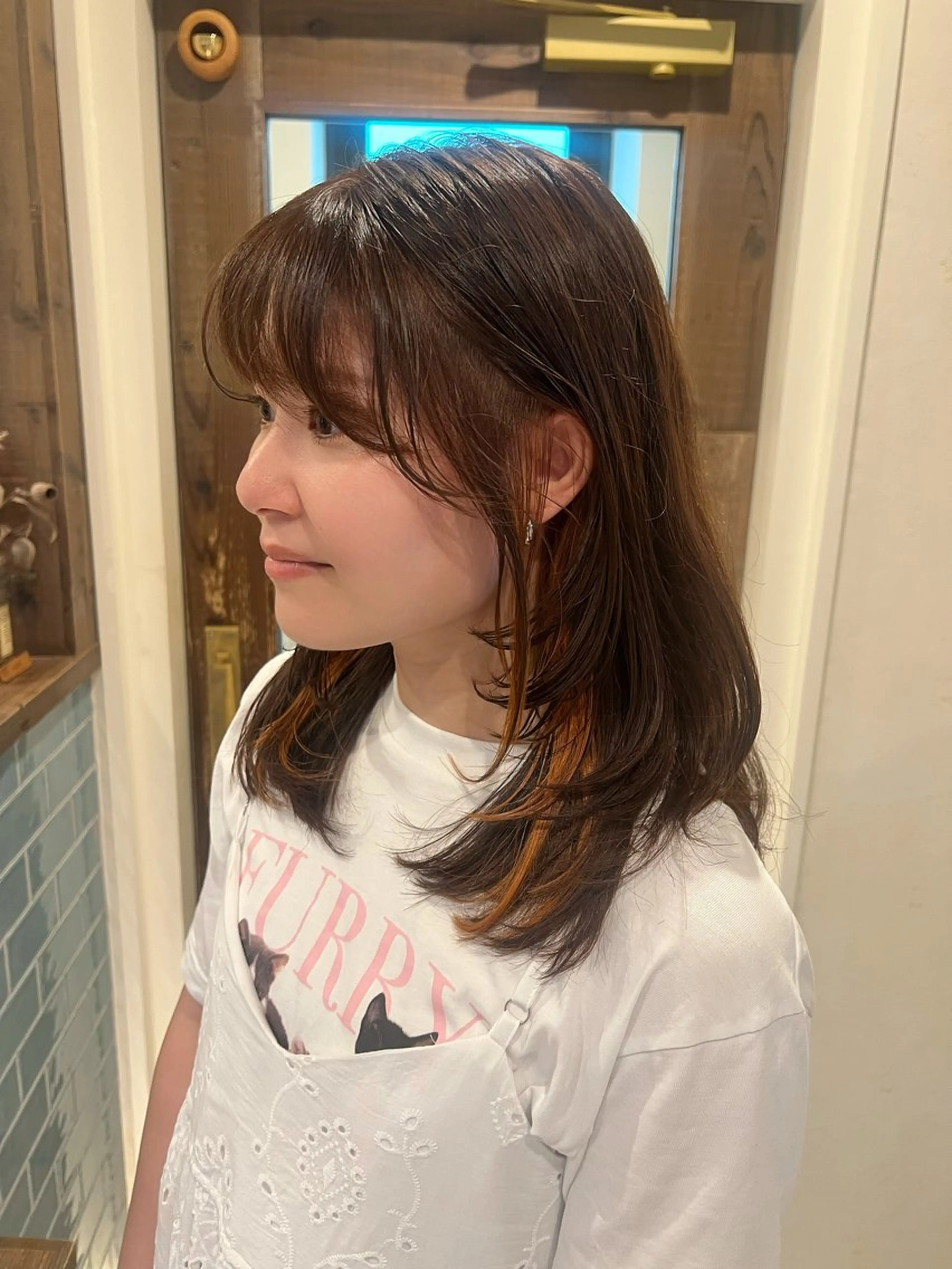 セミロング カラー イヤリングカラー ヘアカラー 工藤 梨花のヘアスタイル