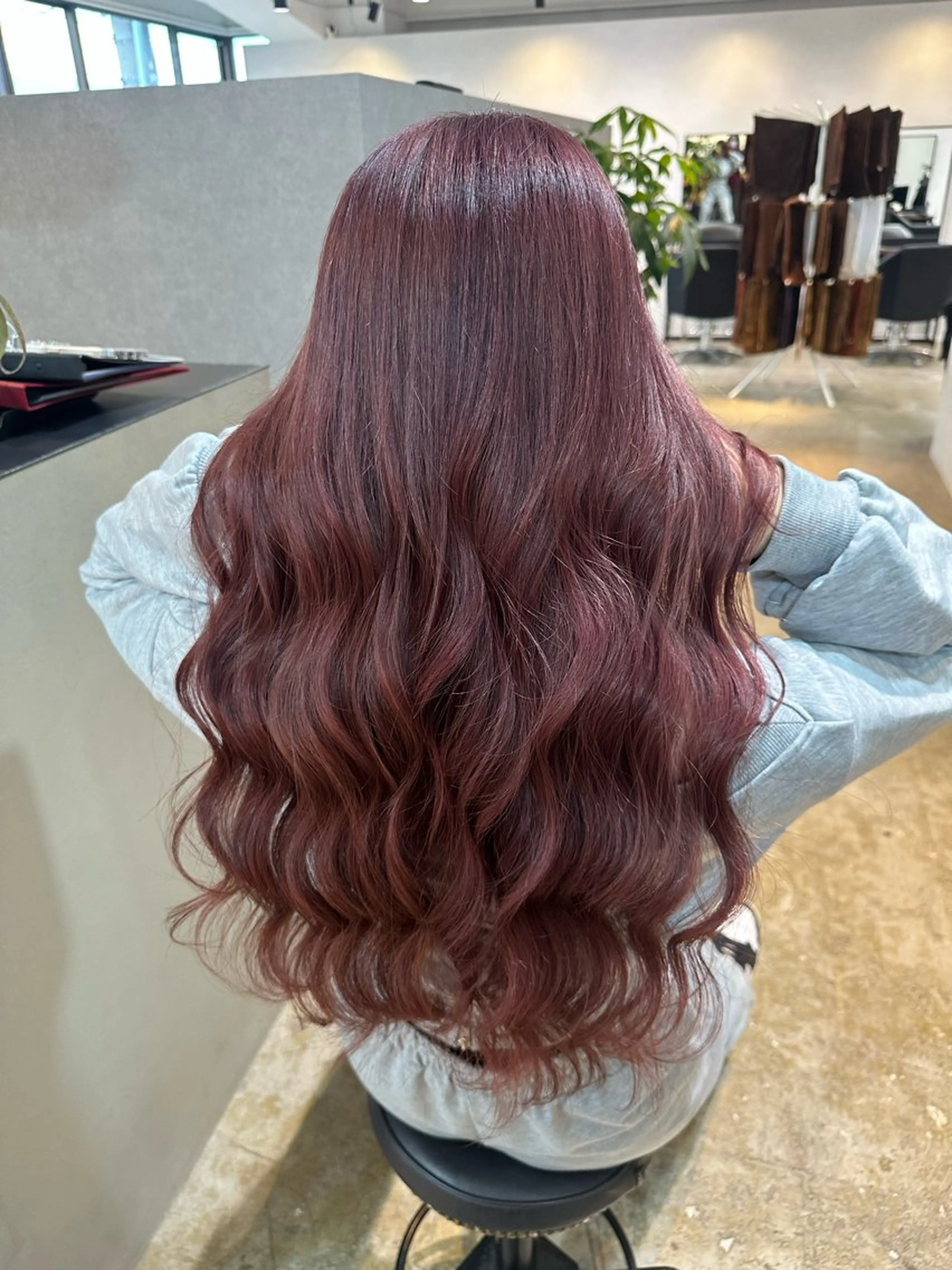 ロング 足立 采弥のヘアスタイル