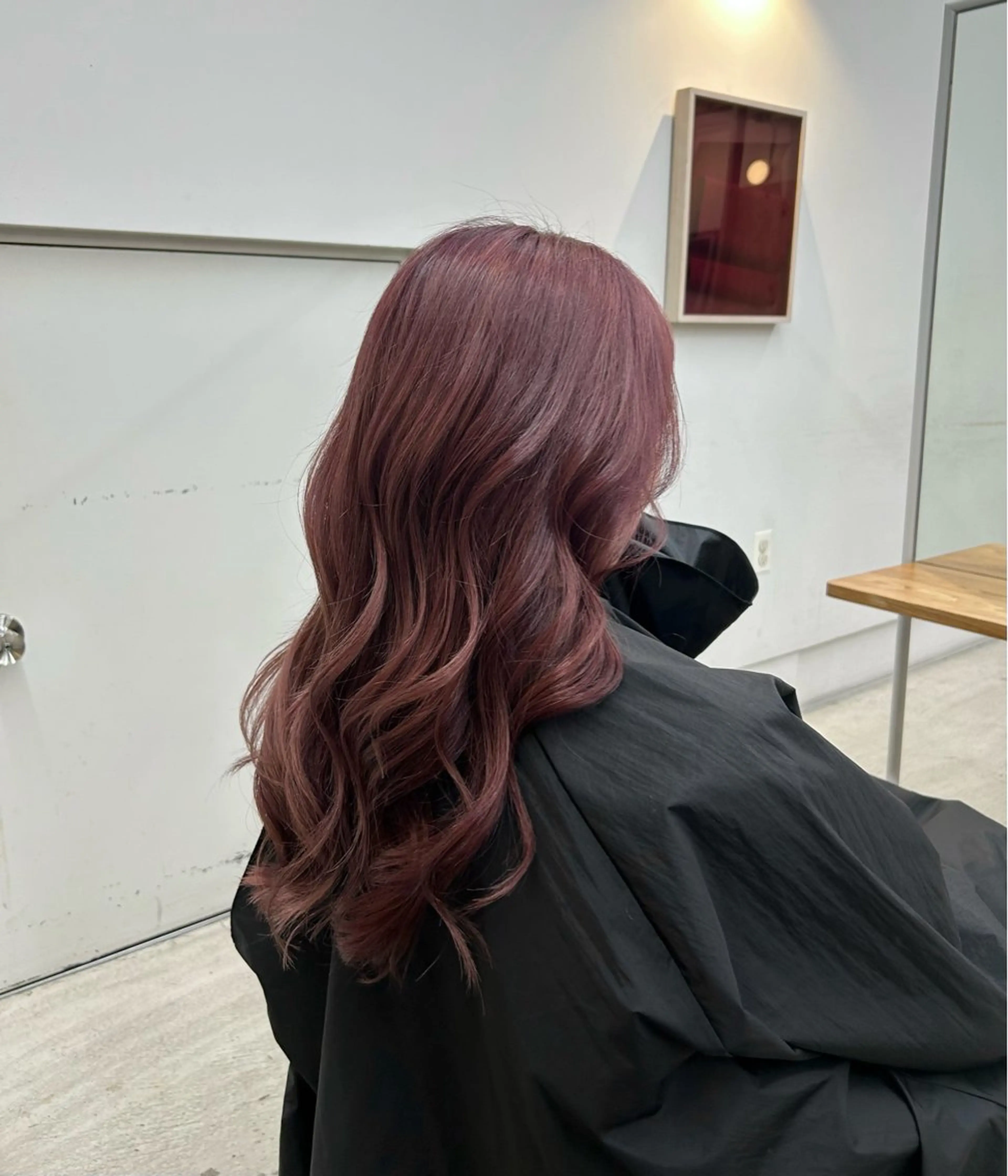 カラー ブリーチ アベ コハルのヘアスタイル