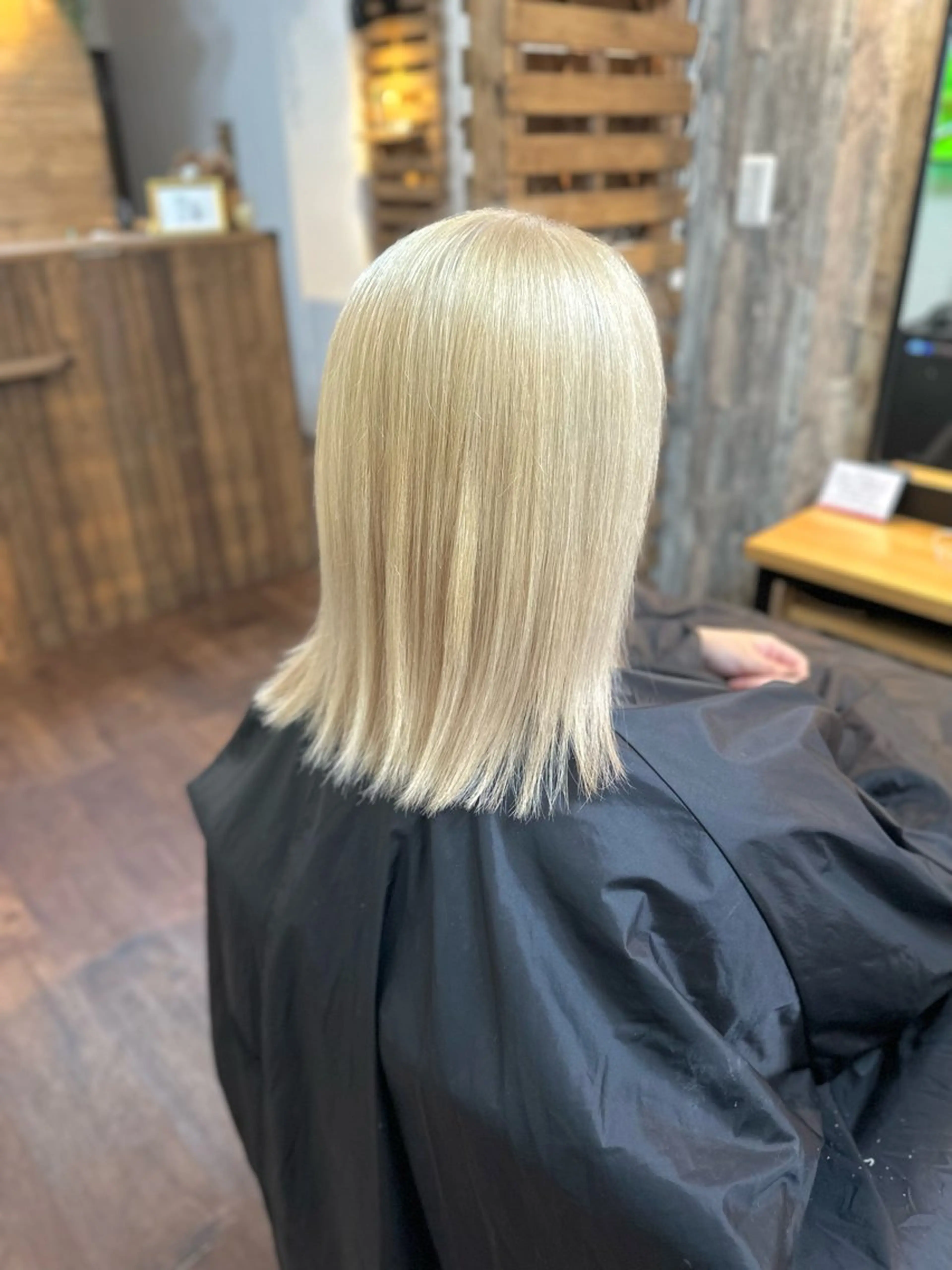 ミディアム カラー ブロンド カット ヘアカラー トリートメント Luzir⭐︎ GEN⭐︎のヘアスタイル