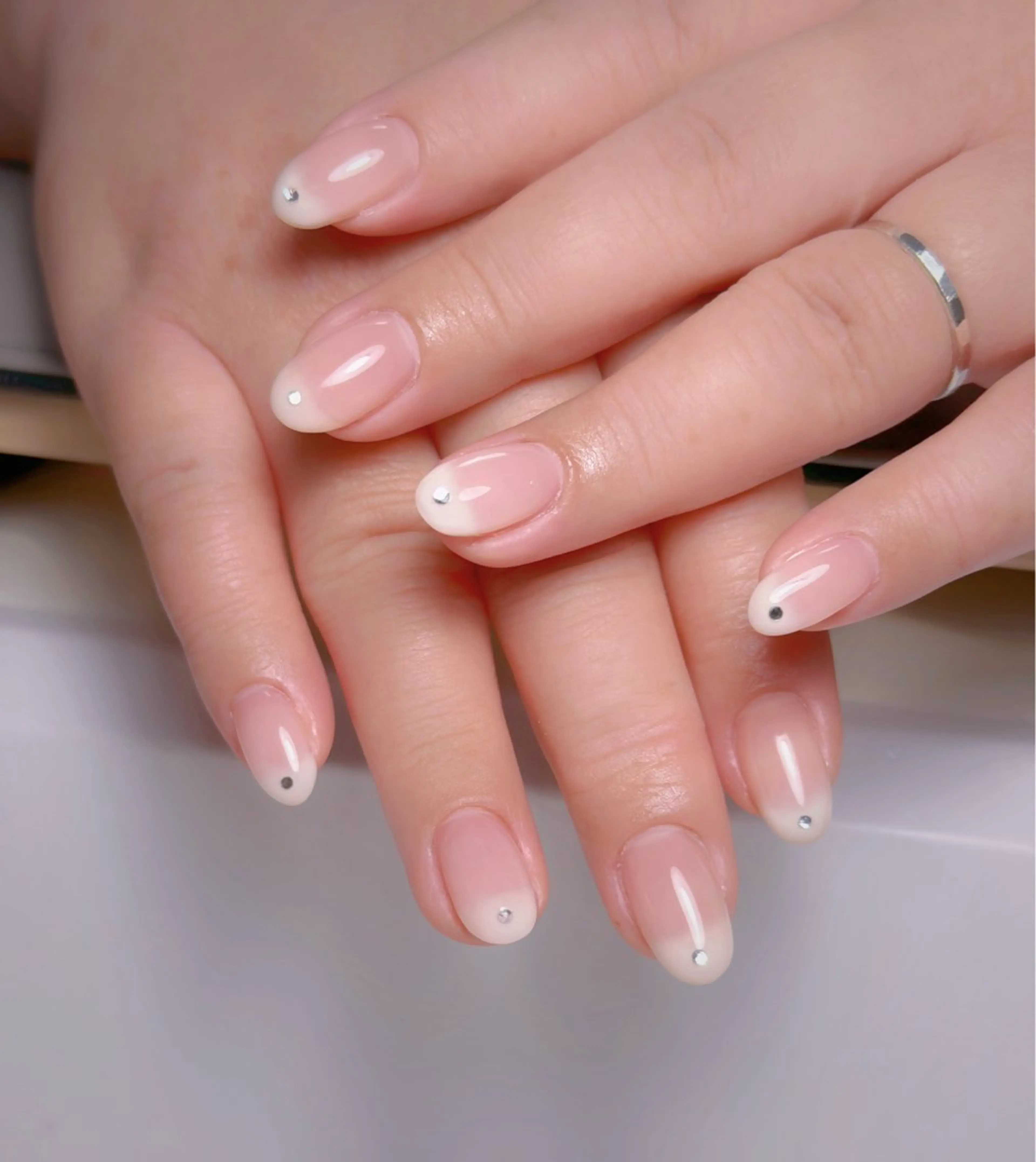 ネイル ストーンネイル ハンドネイル 👍thumbs up nail👍のネイルデザイン