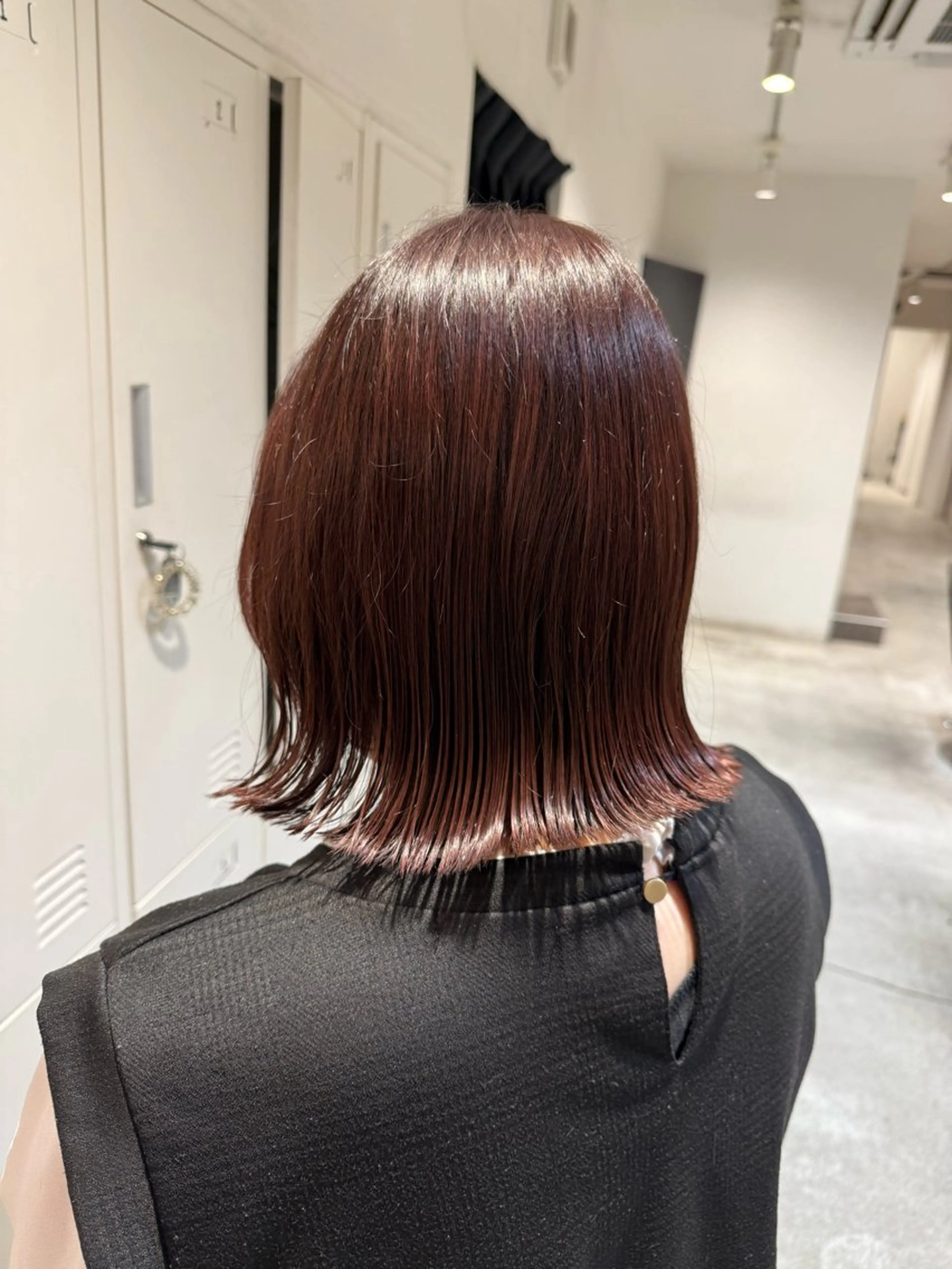 ミディアム カラー 阿部 美羽のヘアスタイル