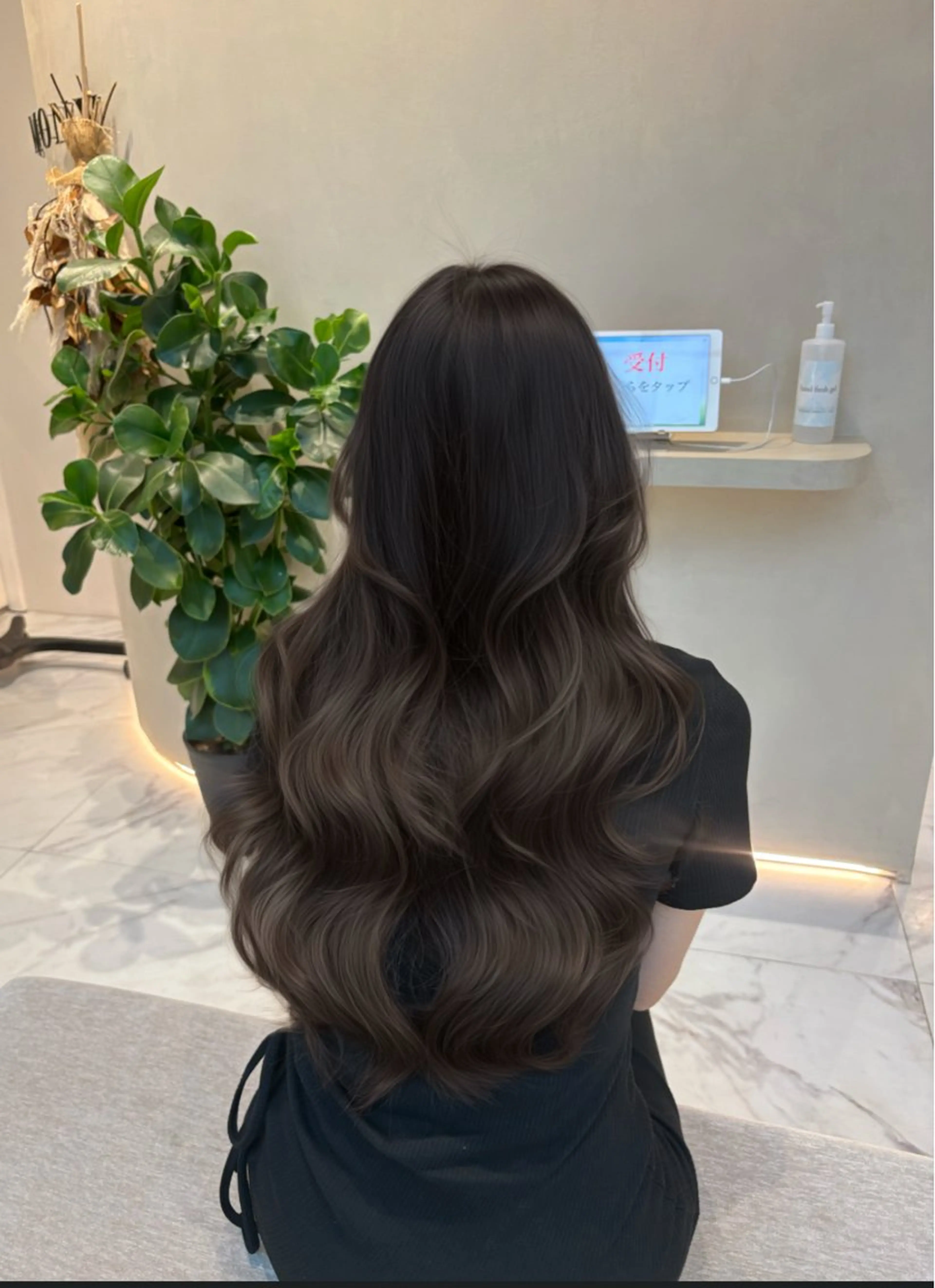 カラー ヘアカラー 赤み消しカラー🪽 透明感カラー🪽のあのヘアスタイル