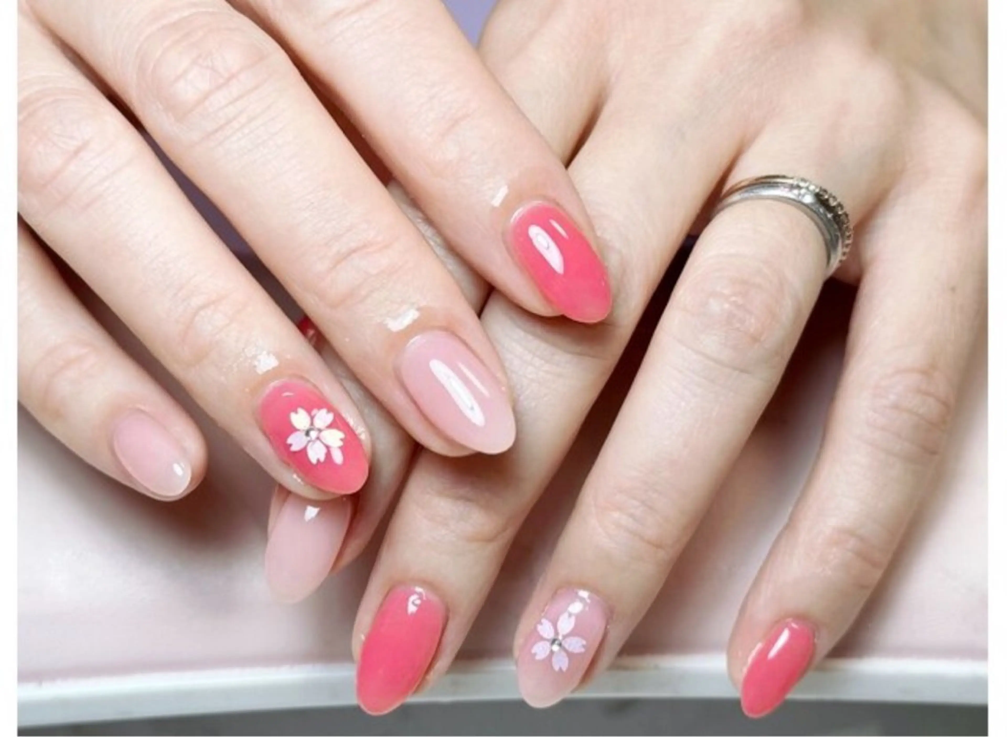 「ハンド」ワンカラー+2個大きいパーツ　埋め尽し2本の写真