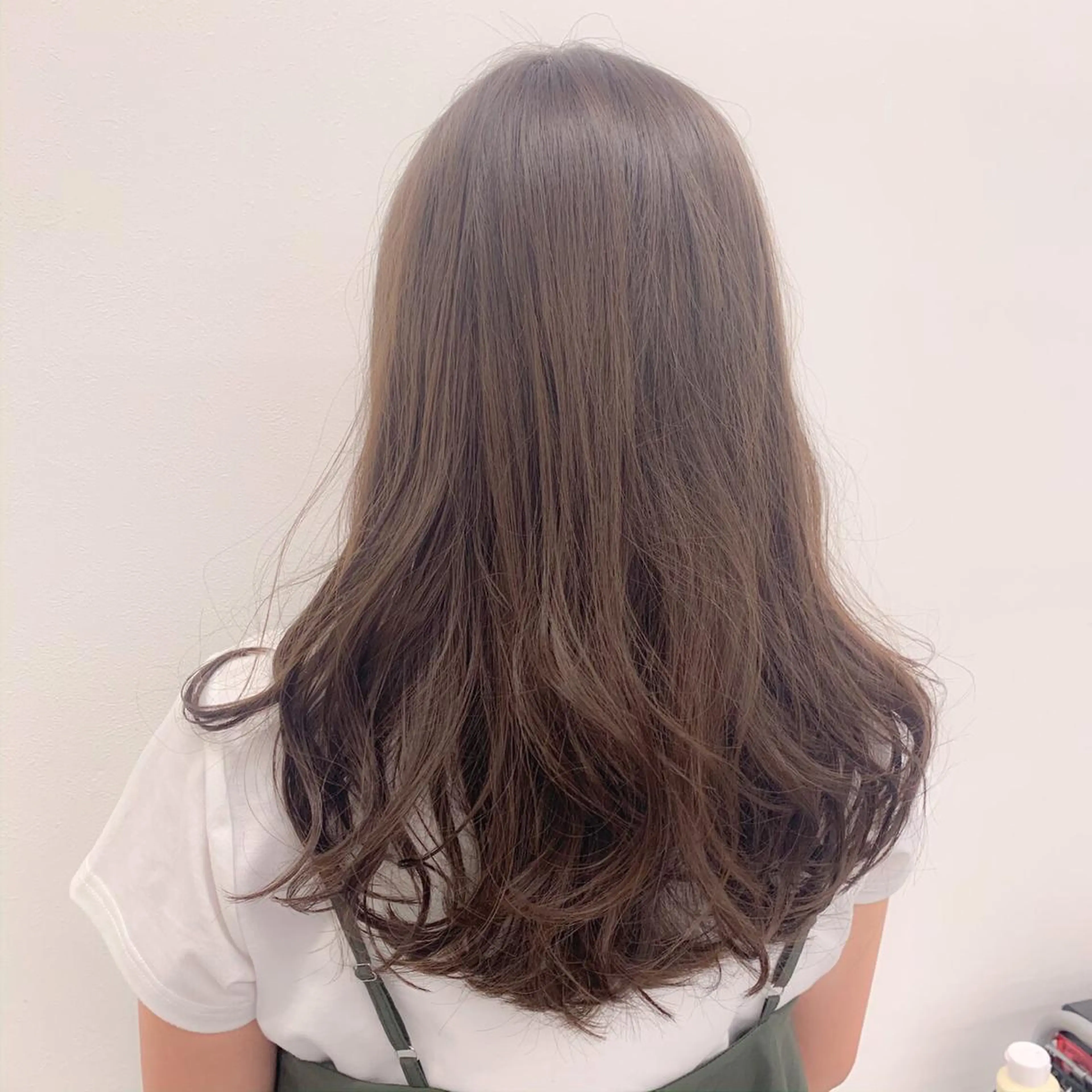 ロング ハイトーン×レイヤー カットTAKUMIのヘアスタイル