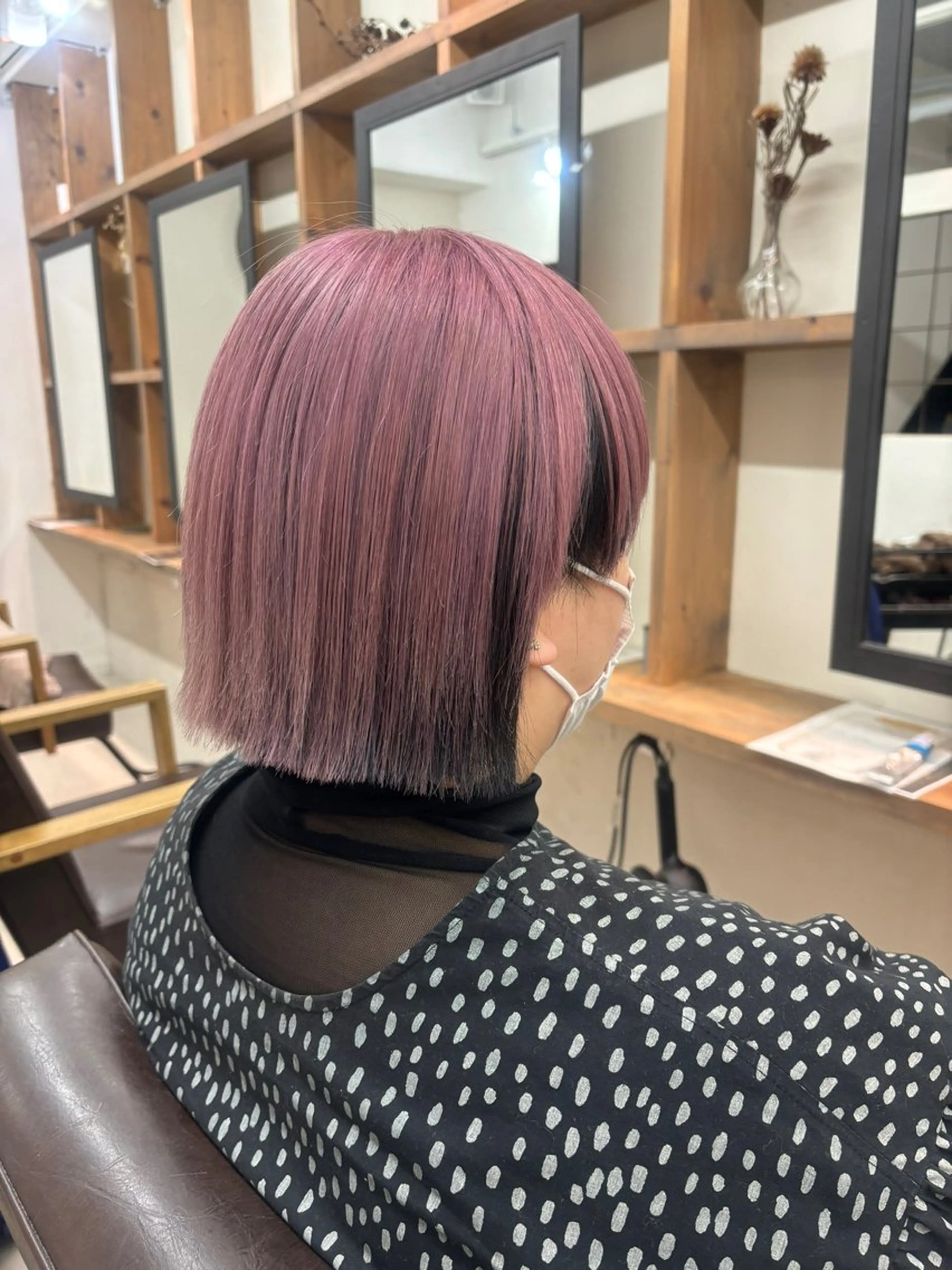 ショート カラー ブリーチ デザインカラー ピンクカラー 室谷 ゆりあのヘアスタイル