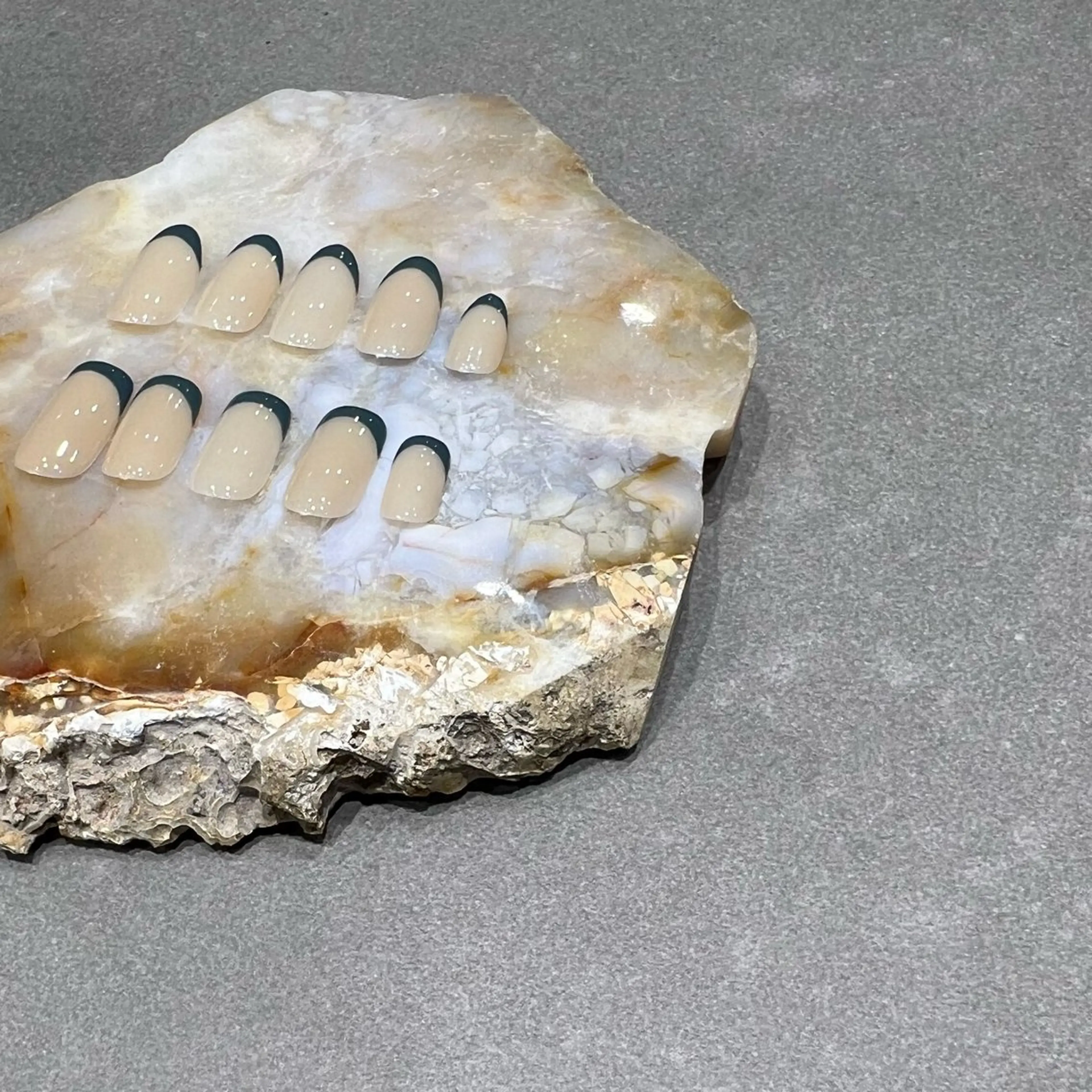 ネイル フレンチネイル ハンドネイル yokozawa sakiのネイルデザイン