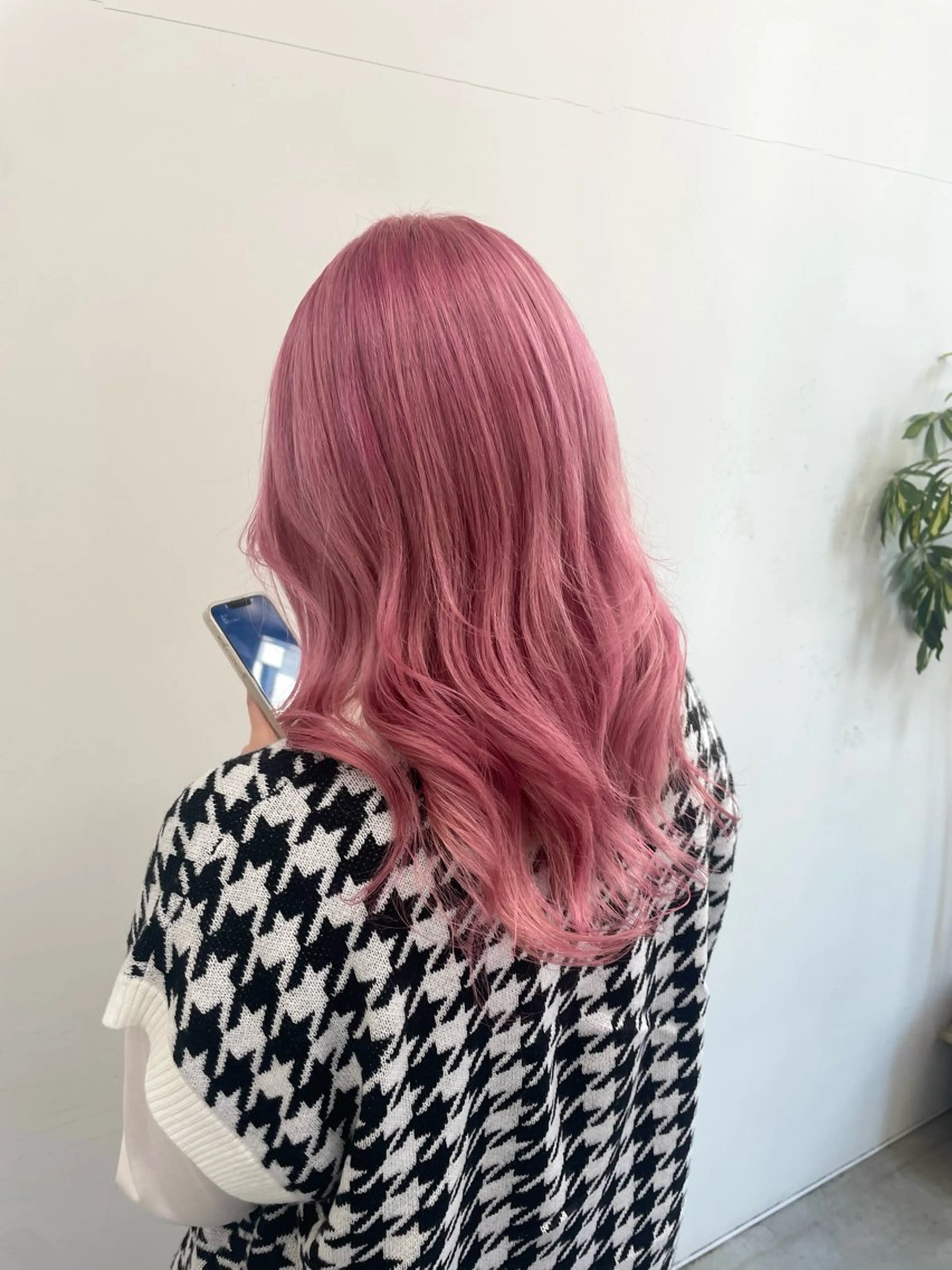 ミディアム カラー KOTOMI .のヘアスタイル