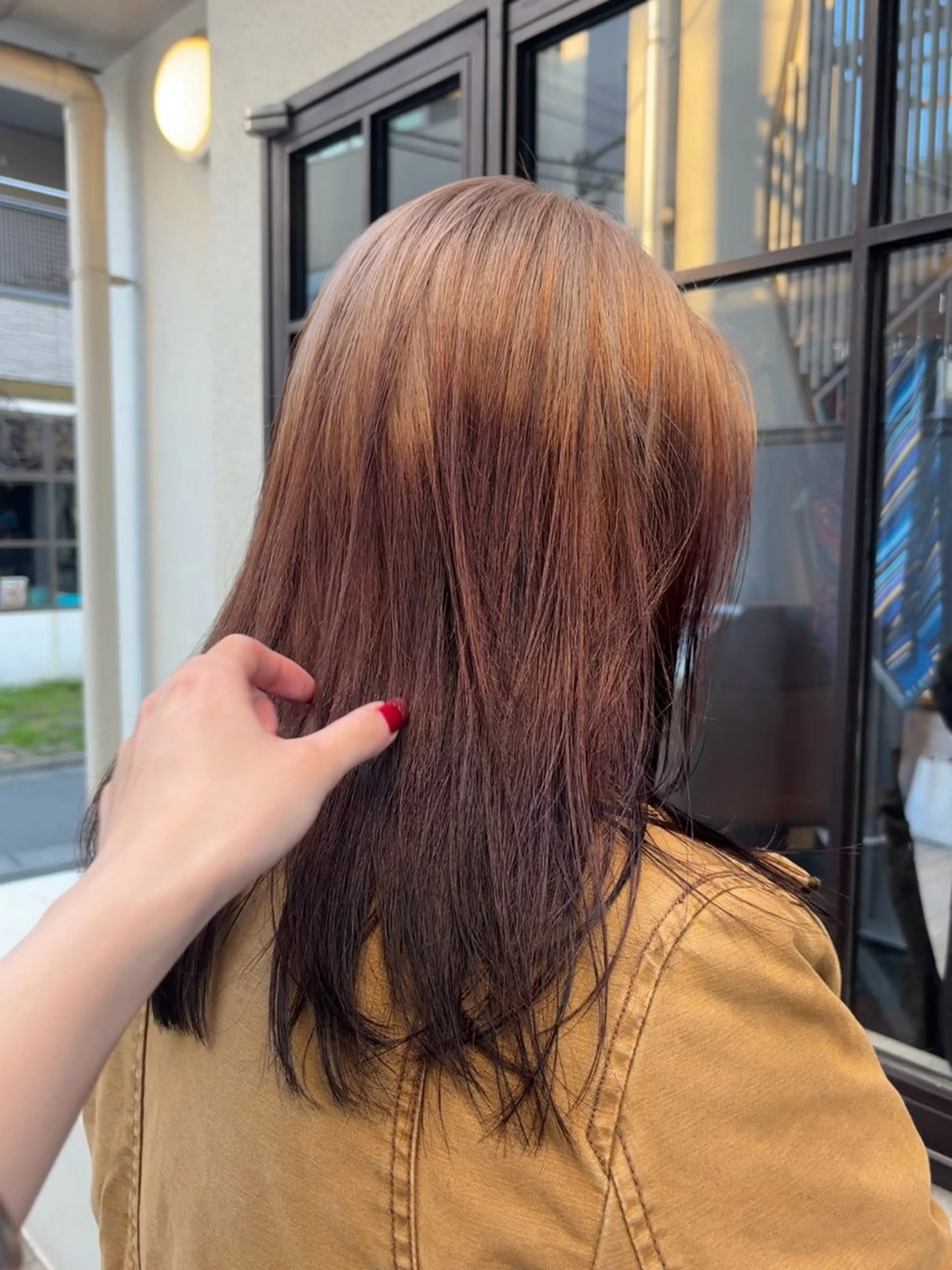 ミディアム カラー ヘアカラー トリートメント レイヤーボブ🎵 ブリーチ/りりのヘアスタイル