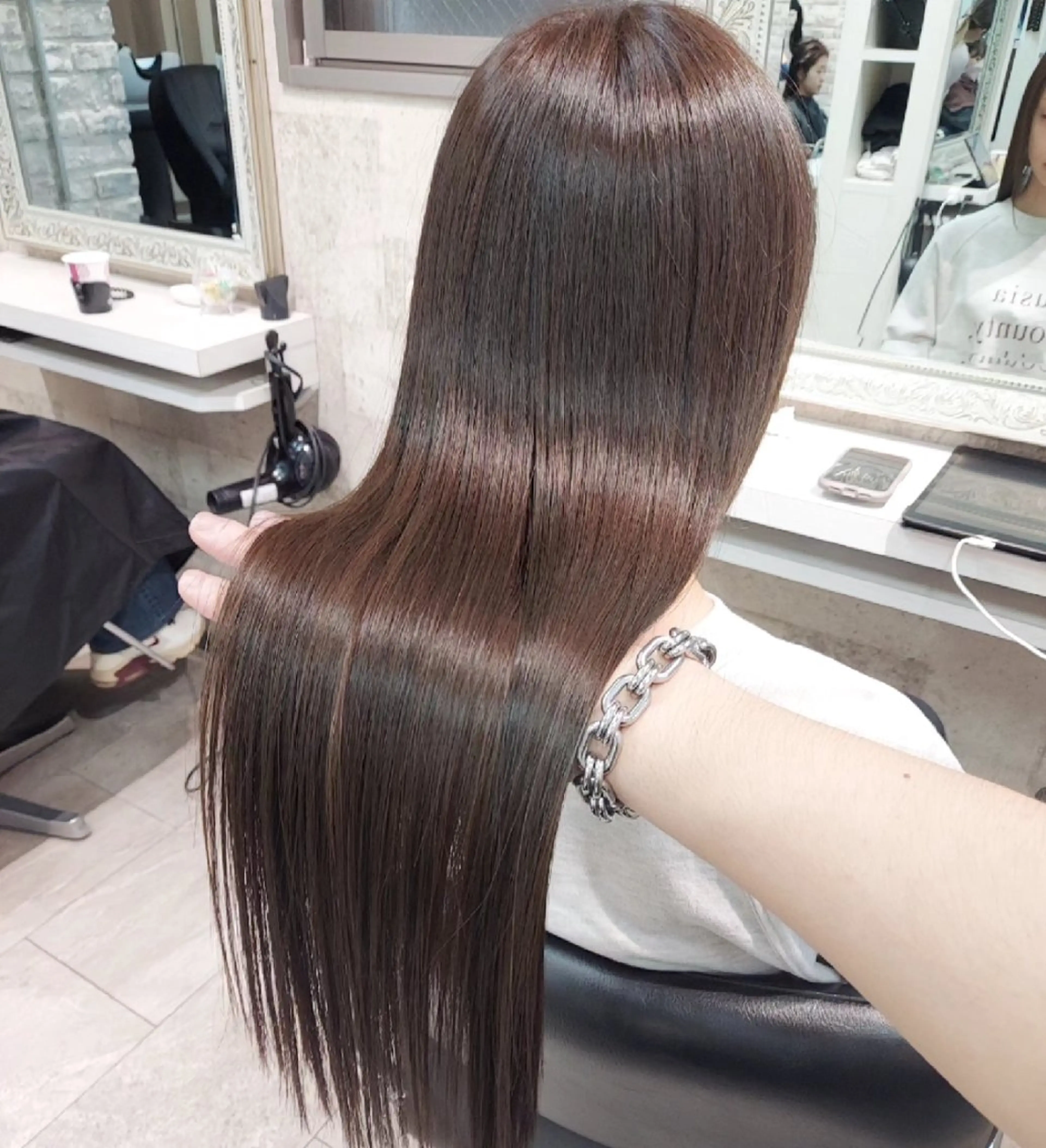 ロング カラー 髪質改善 カット ヘアカラー トリートメント ヘアセット ブリーチ・ハイトーン 特化🎉内山のヘアスタイル