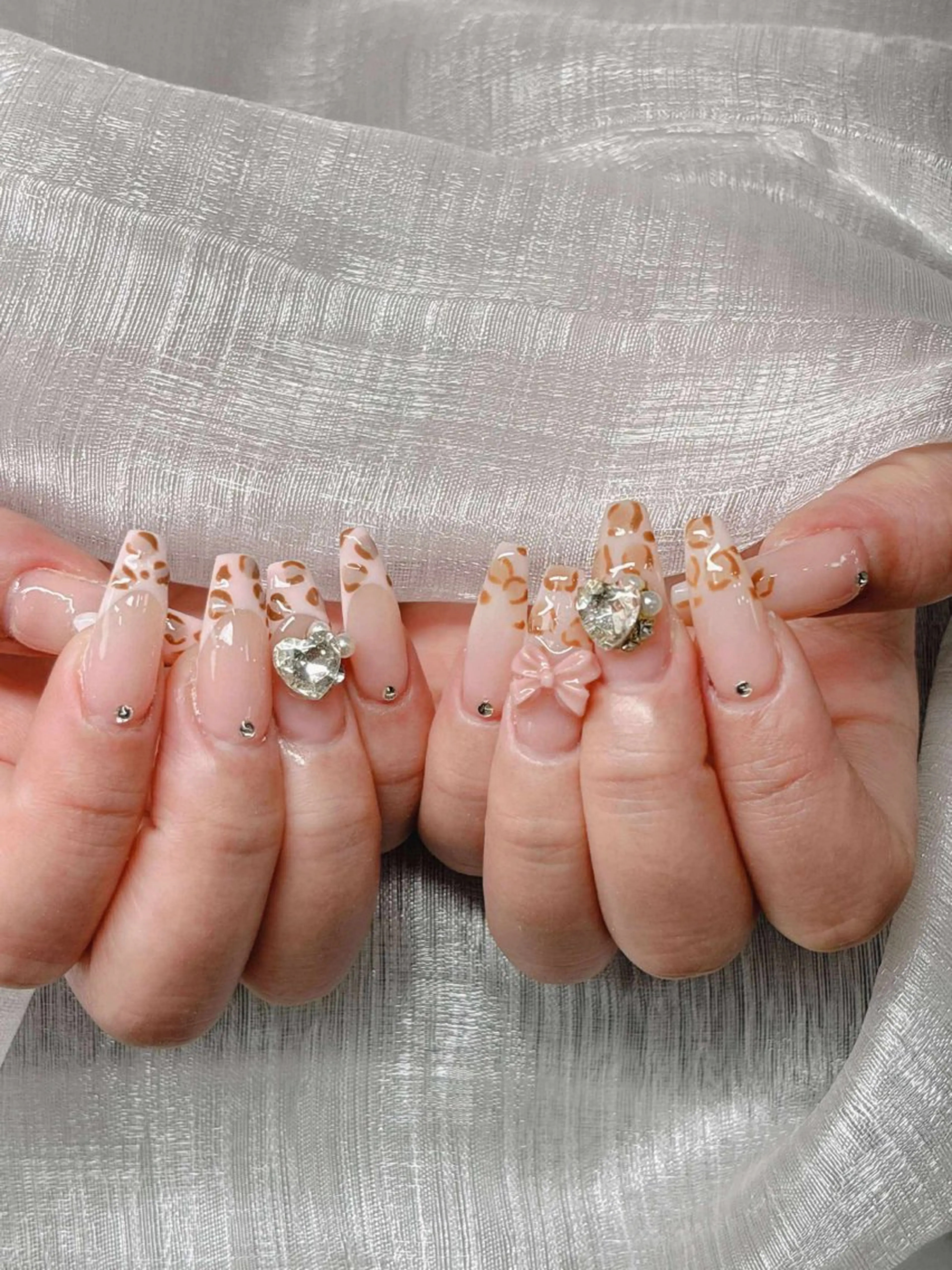 ネイル 長さ出し グラデーション 卒業式 キラキラネイル マグネットネイル ハンドネイル Lee Nailsのネイルデザイン