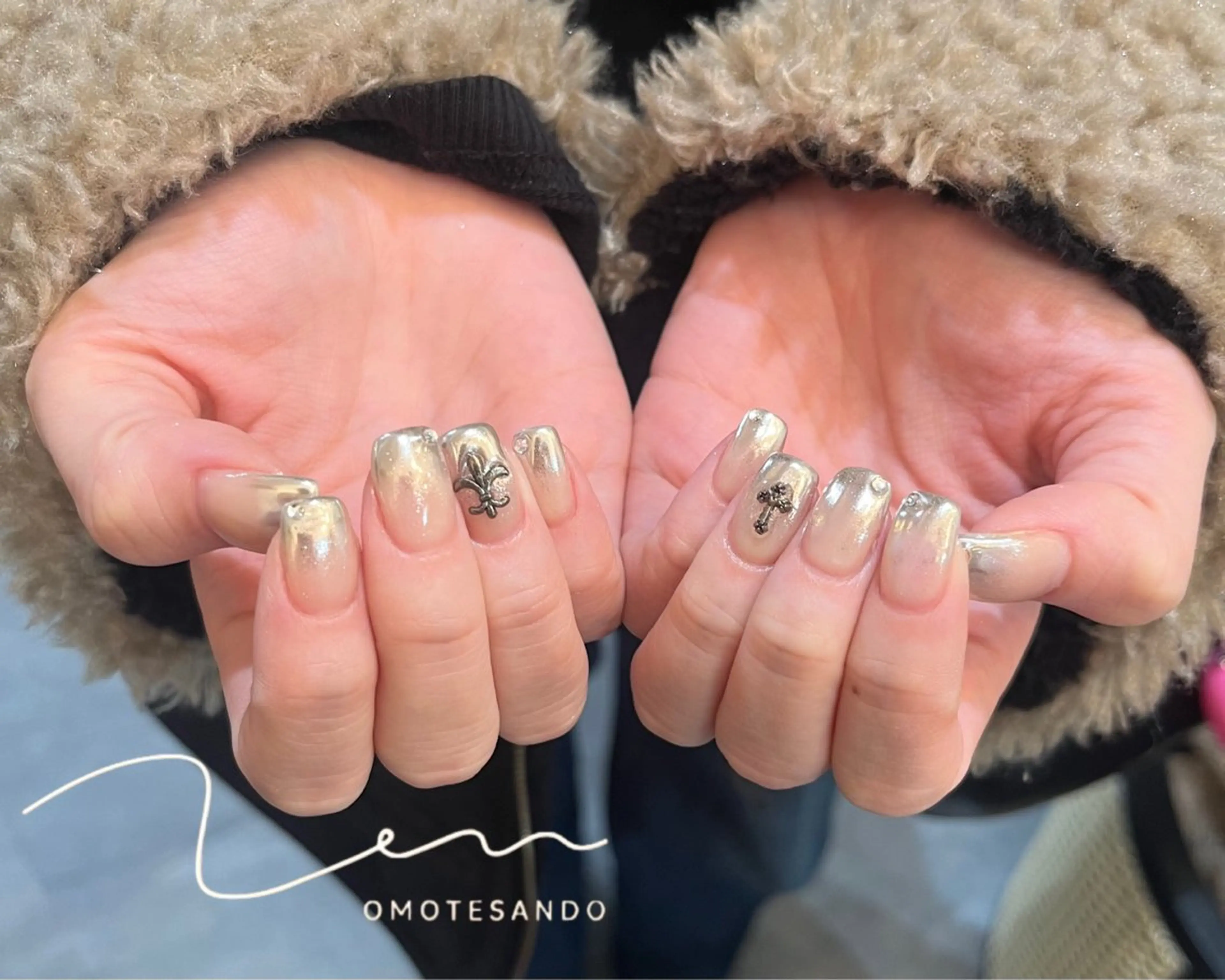 ミディアム . azusaのネイルデザイン