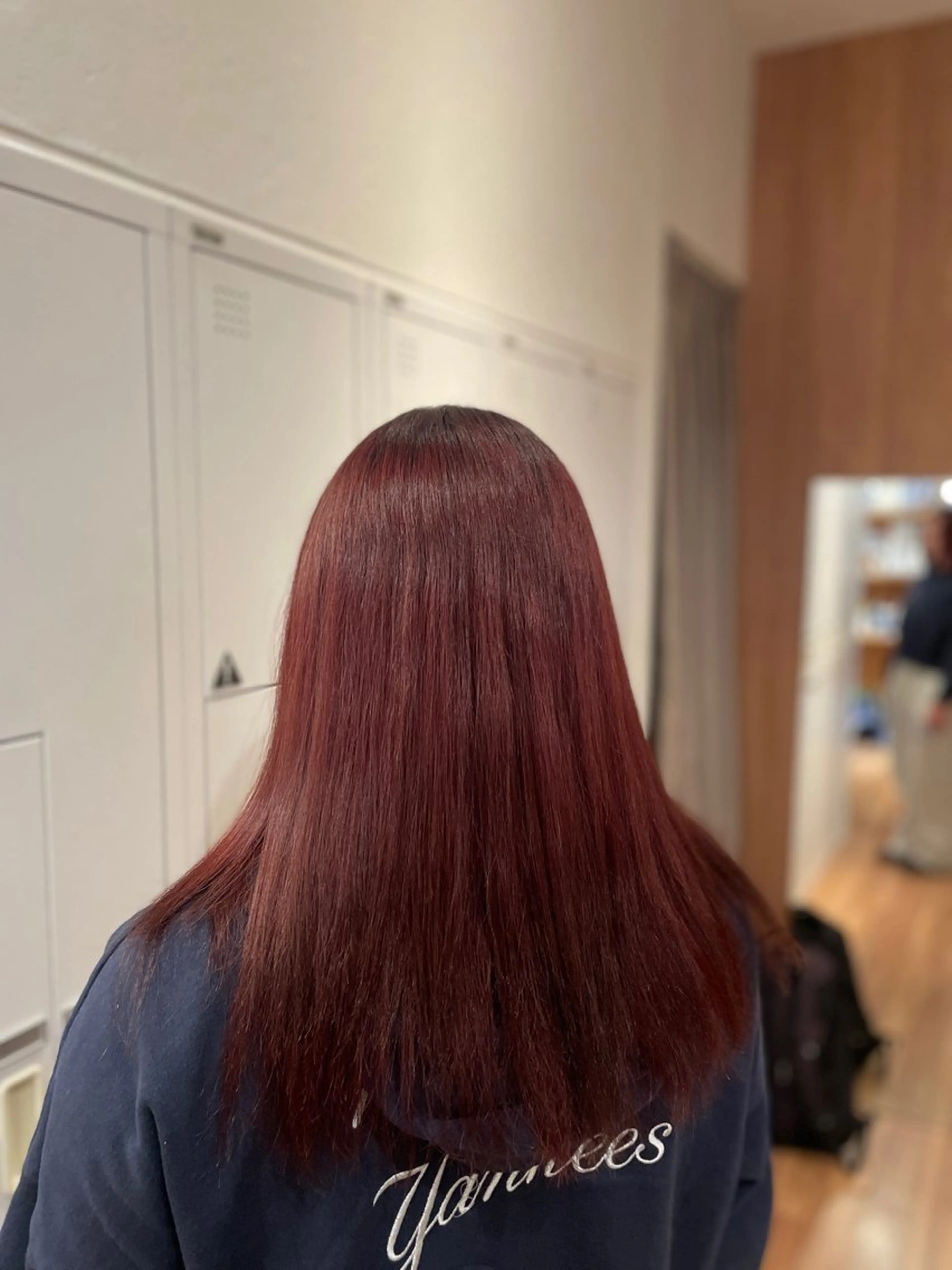 セミロング カラー ブラウンカラー レッドカラー レッドブラウン 木田 絢子のヘアスタイル