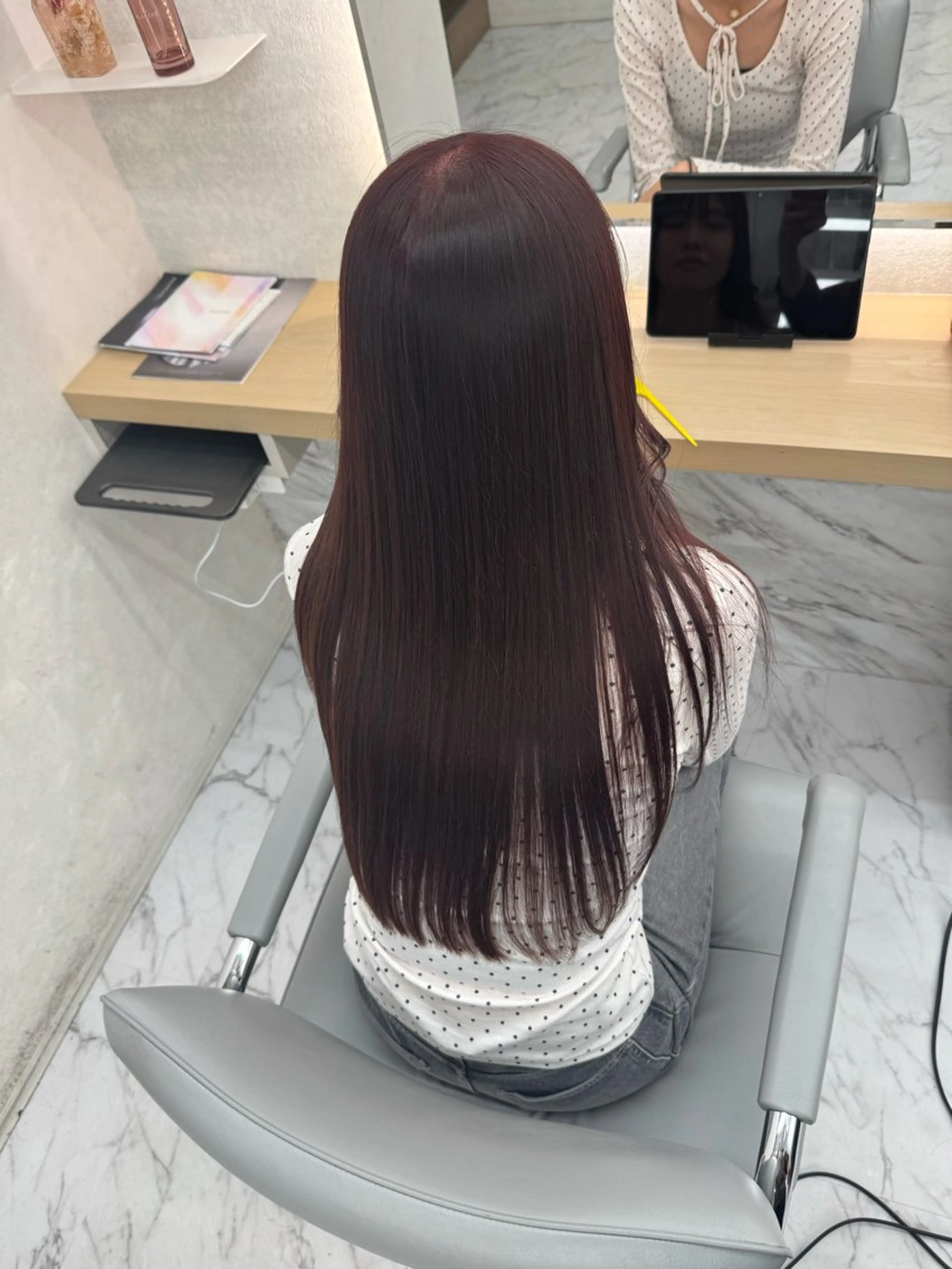ロング カラー グレージュ レッドカラー 酒井 俊紀のヘアスタイル