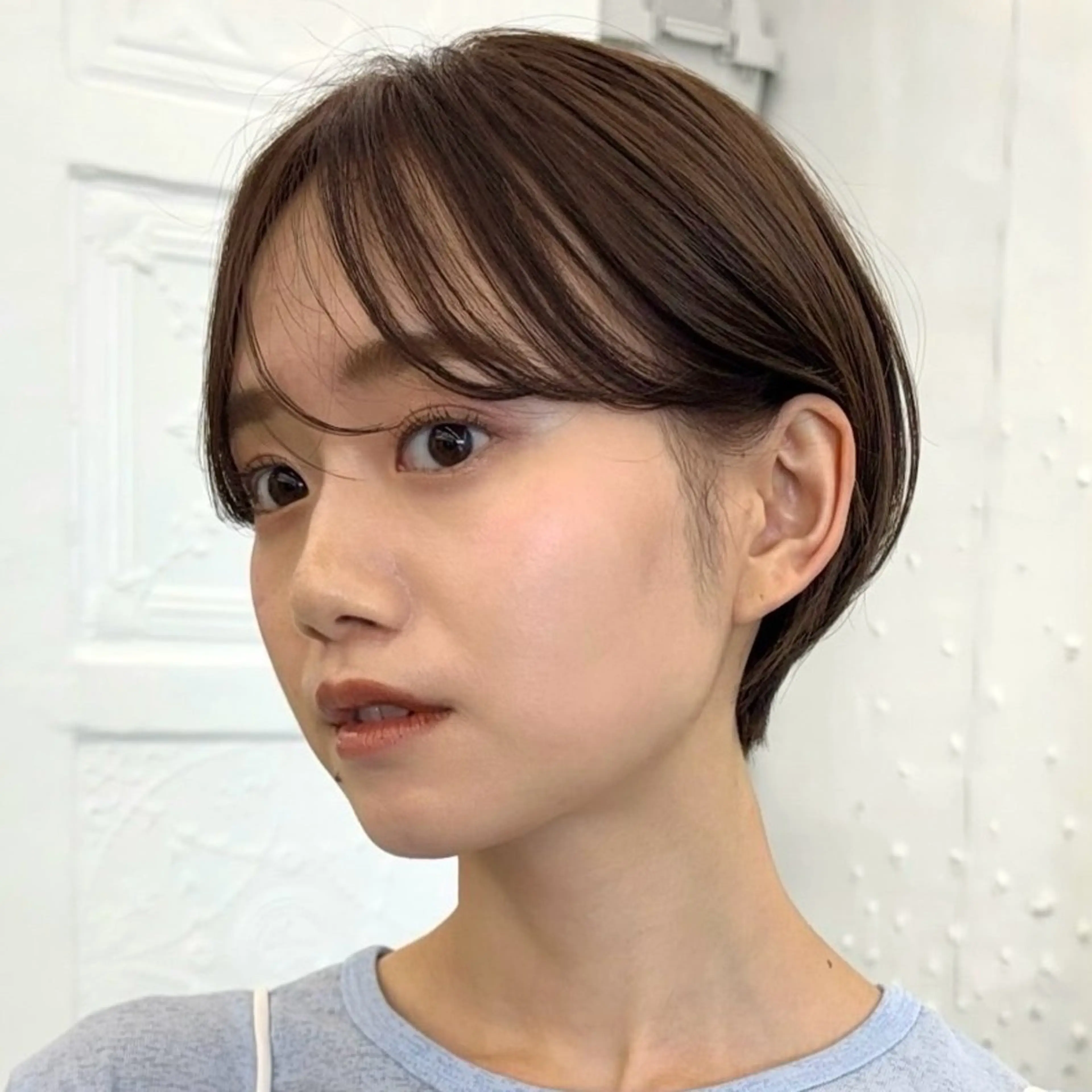 ショート カラー アッシュ アッシュブラウン ブラウンカラー 似合わせカット ショートヘア カット ヘアカラー トリートメント 顔まわり🥨レイヤー /透明感/まいなのヘアスタイル