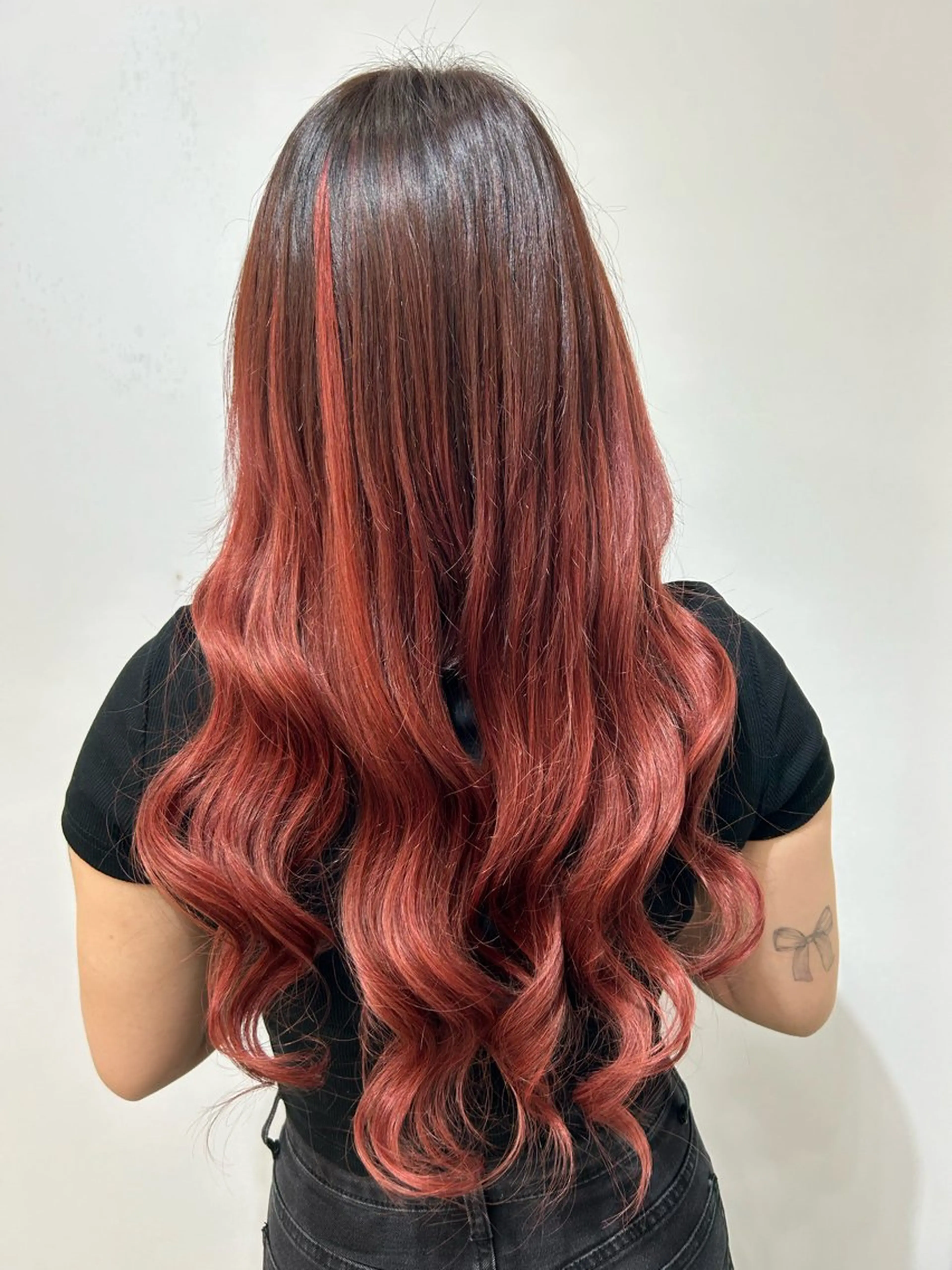 ロング カラー ヘアアレンジ シールエクステ バレイヤージュ ハイライトカラー ボブ エクステ カット ヘアカラー トリートメント エクステ ヘアセット レイヤー/エクステ alpha下妻のヘアスタイル