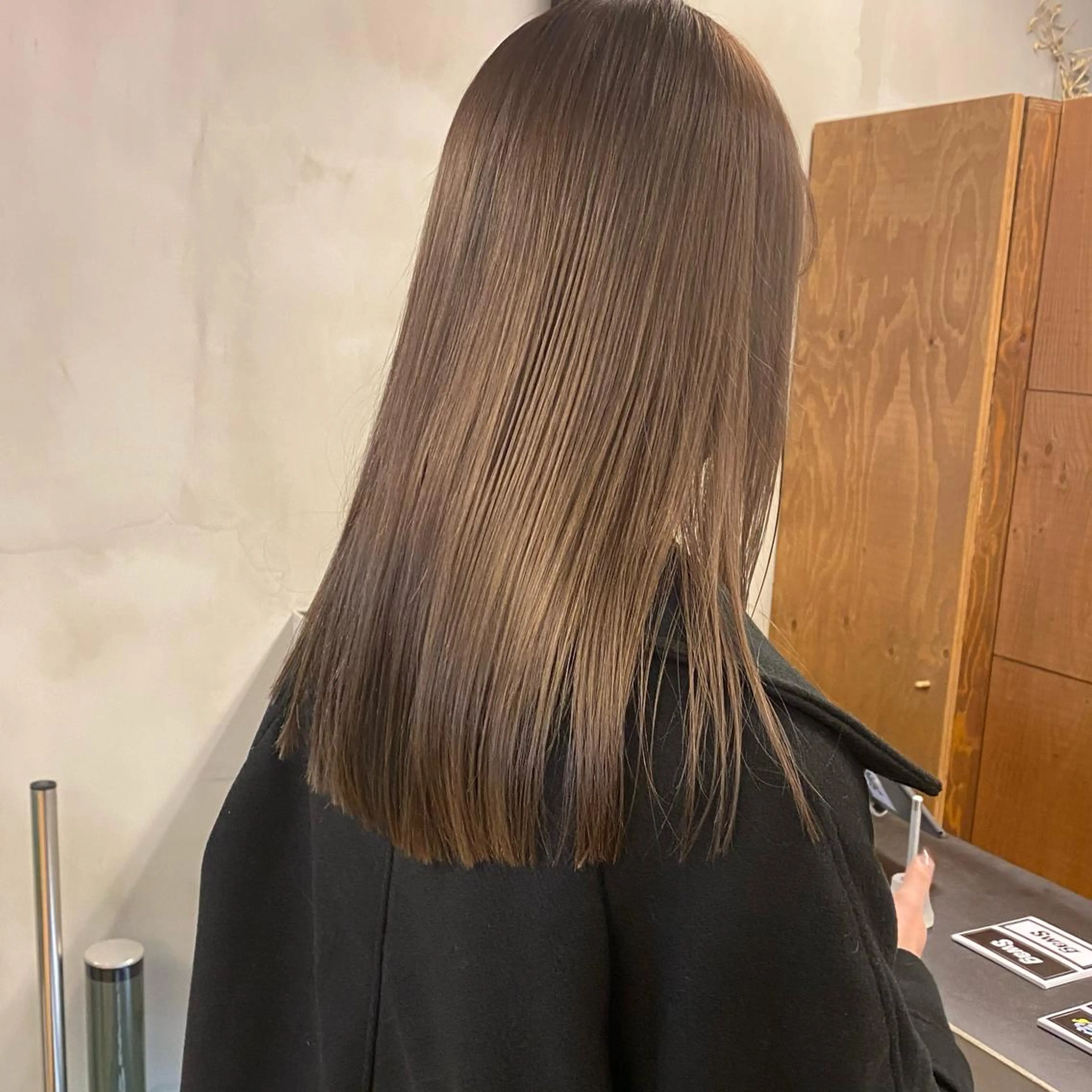 セミロング 前川 朋香のヘアスタイル