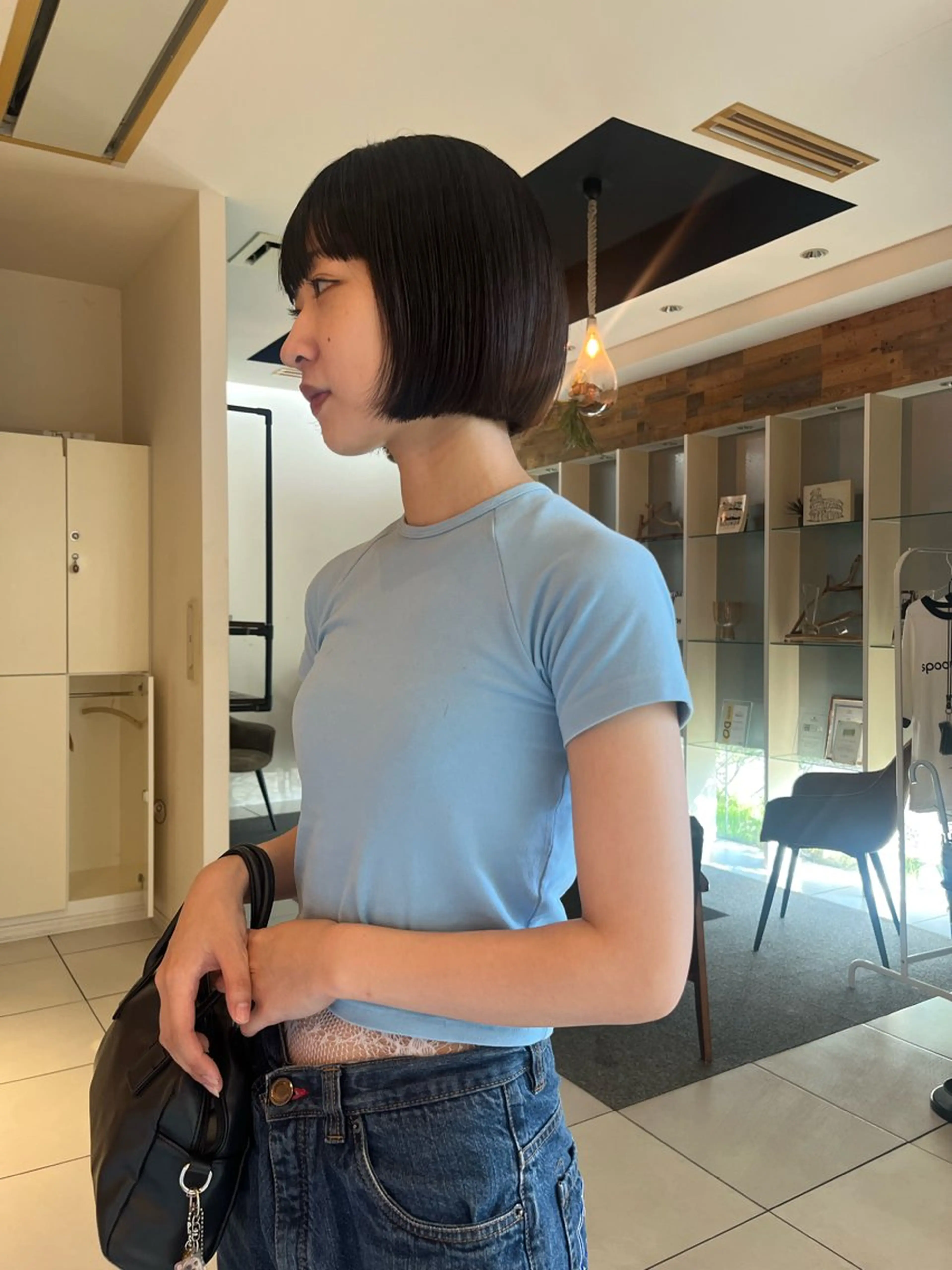 ショート ボブ ヨシカ/透明感カラー 酸性ストレートのヘアスタイル