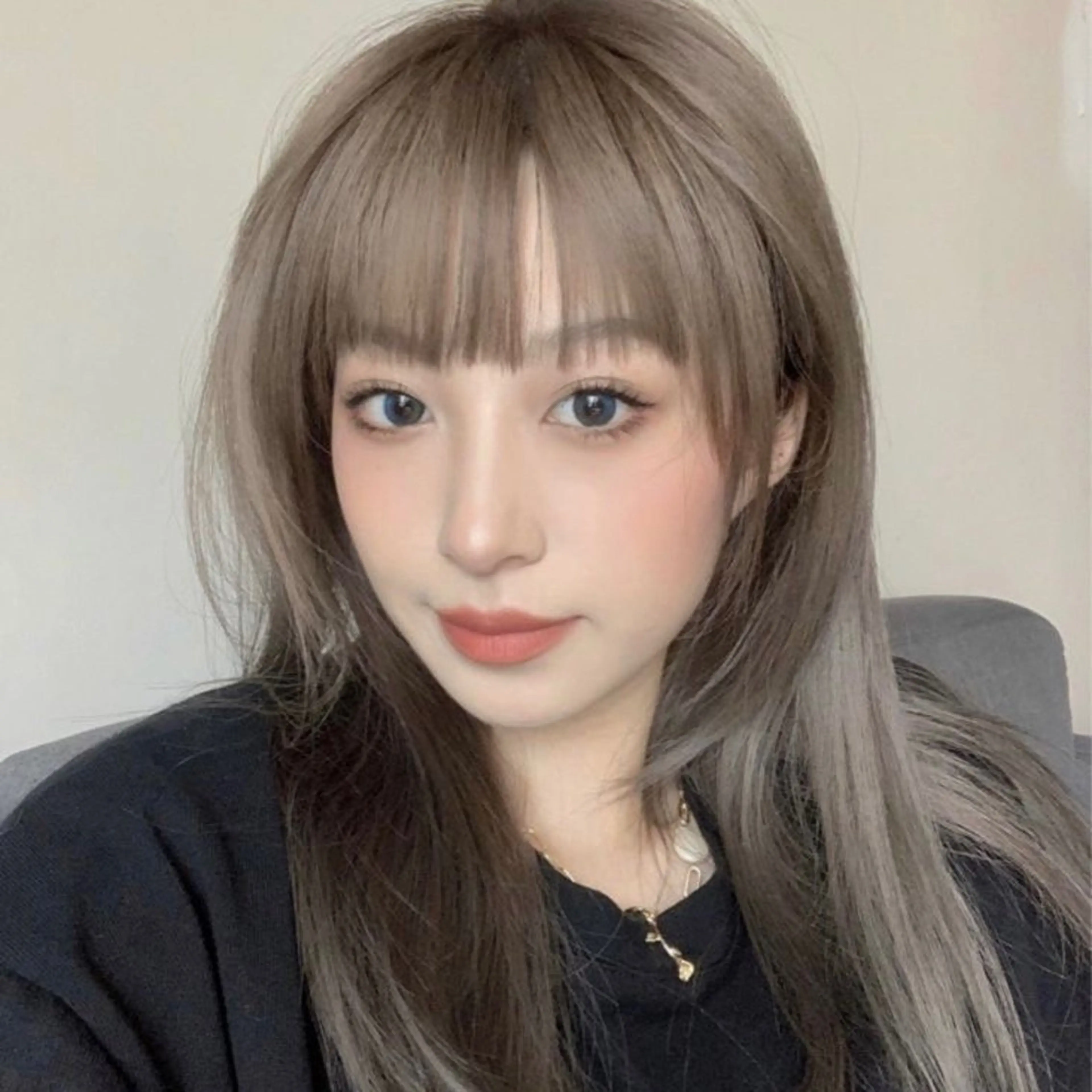 ミディアム カラー ブリーチ ケアブリーチ 透明感カラー ハイトーンカラー 顔まわりレイヤー ヘアカラー トリートメント nonoka オリーブ/レイヤーのヘアスタイル