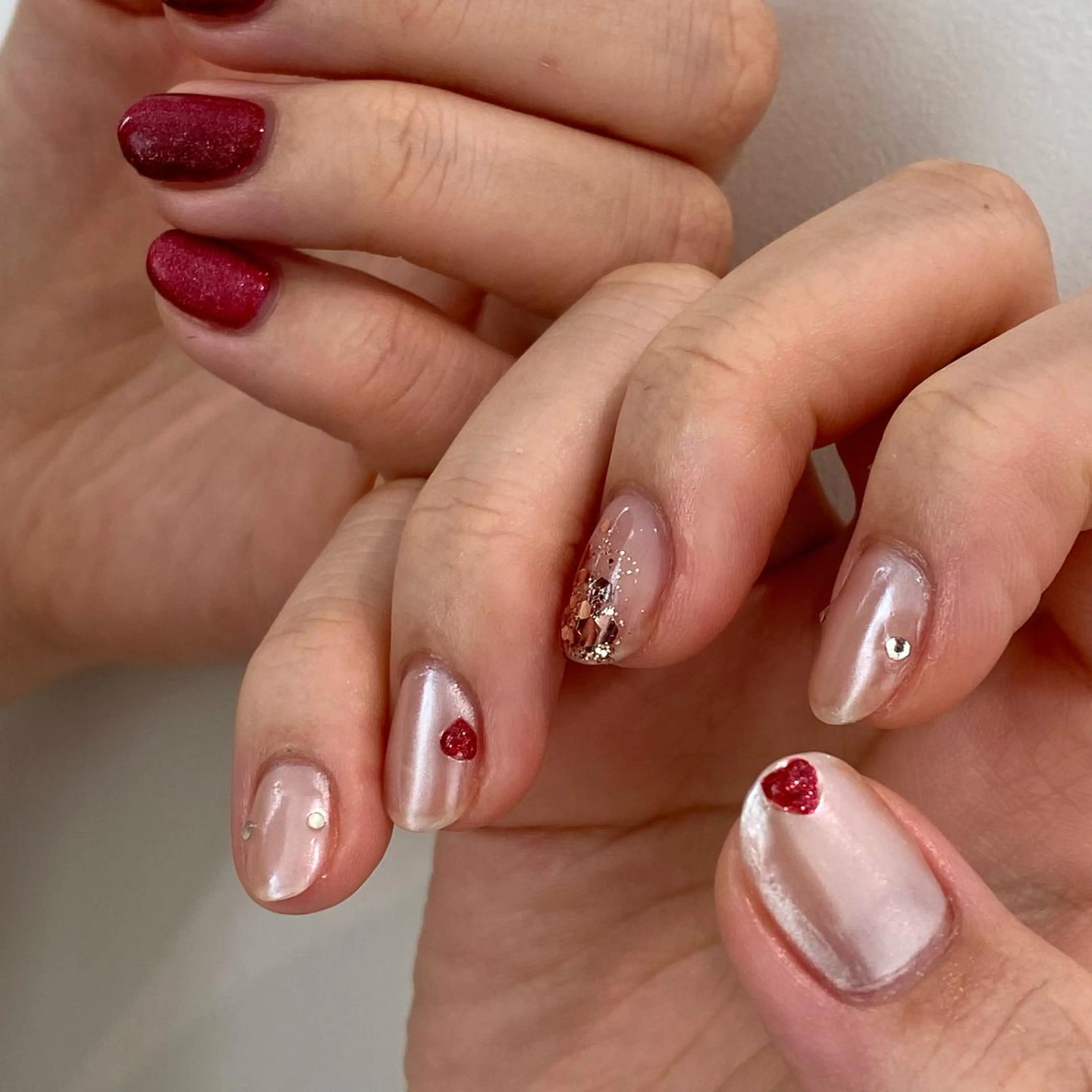 ネイル マグネットネイル 赤色 バレンタイン nail salon ayanaのネイルデザイン