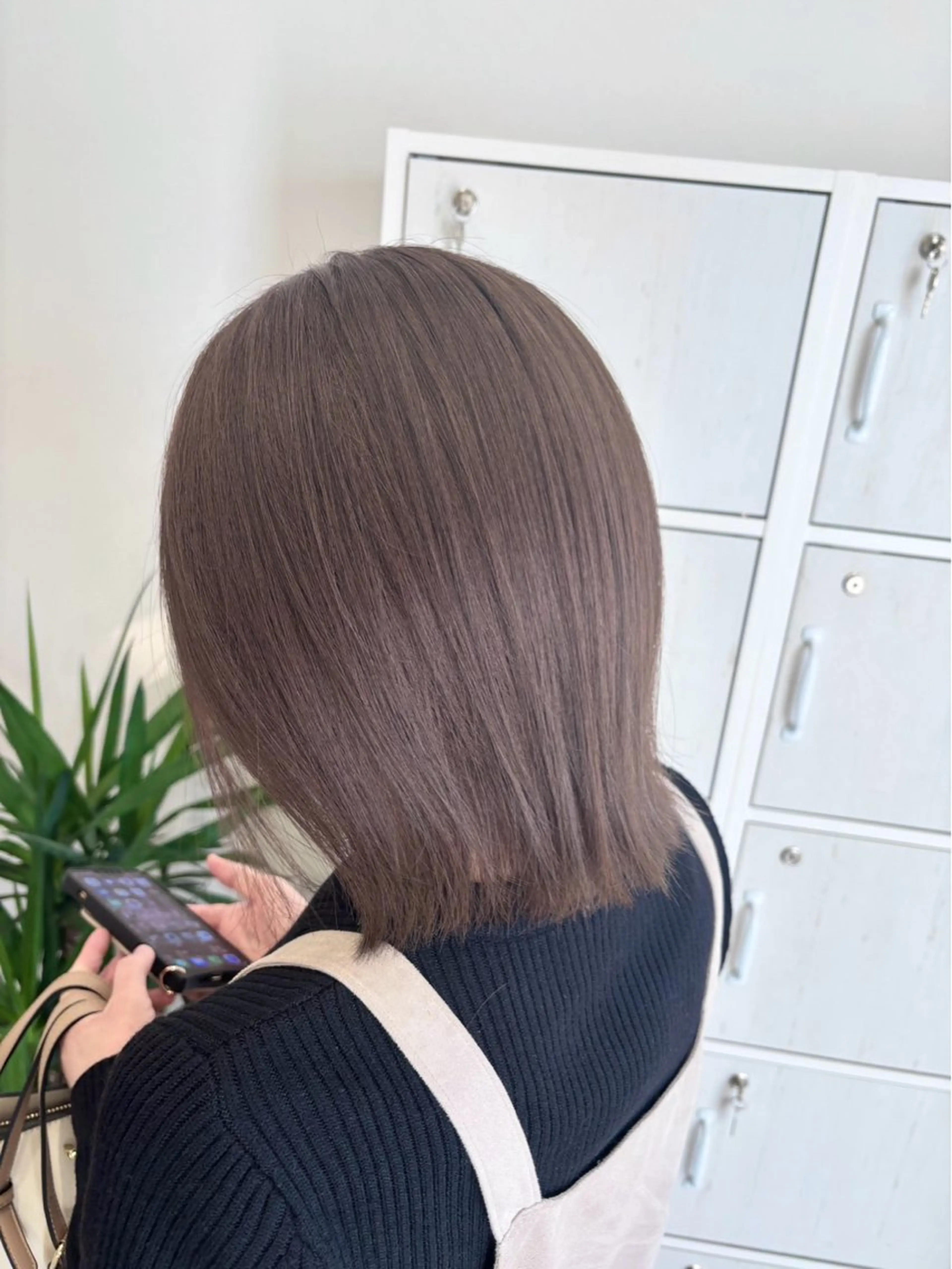 カラー 杉本 佳穂のヘアスタイル