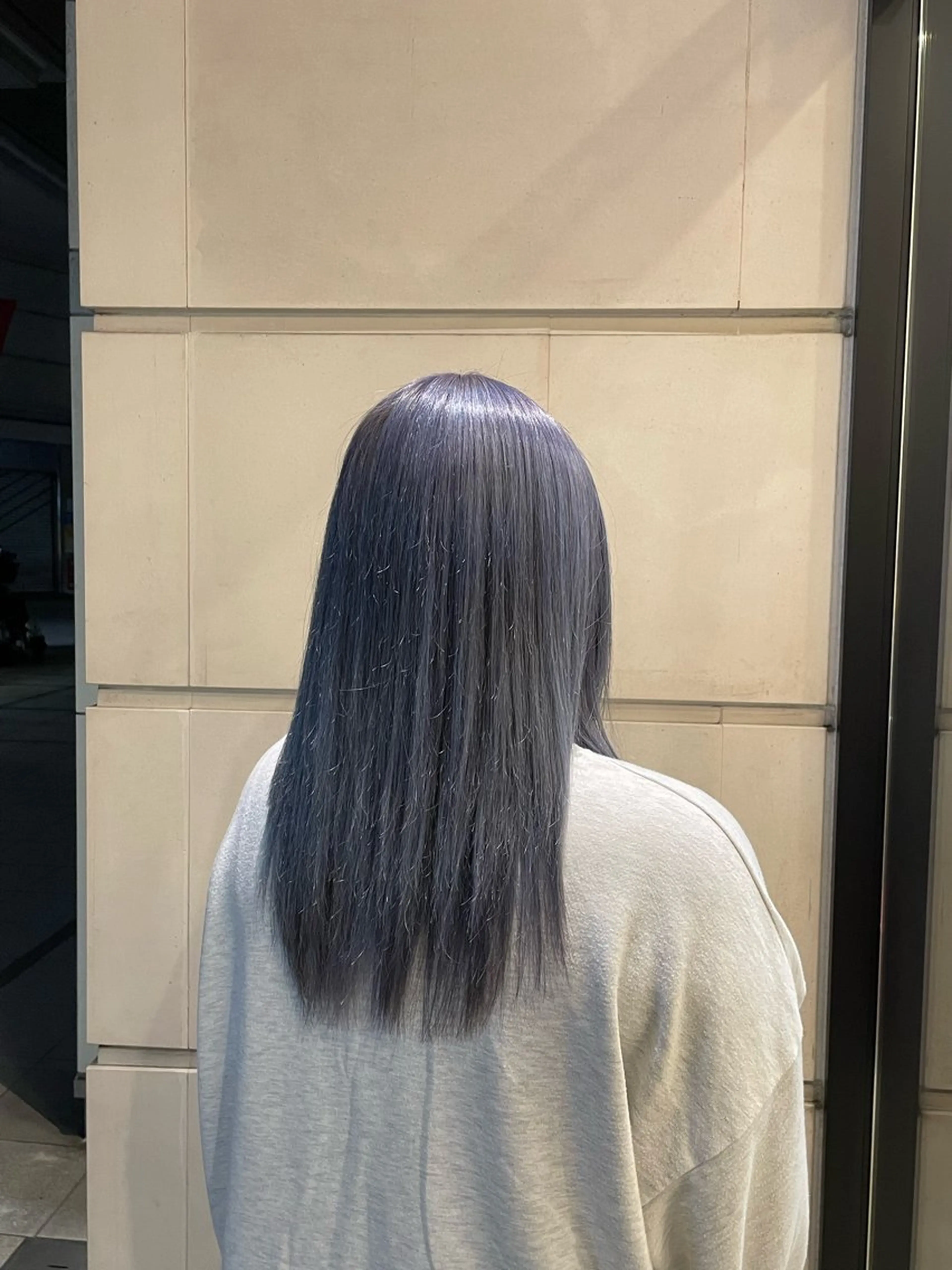 カラー アッシュ ブリーチ ブルーカラー ブルーアッシュ anrioMAR / 木村のヘアスタイル