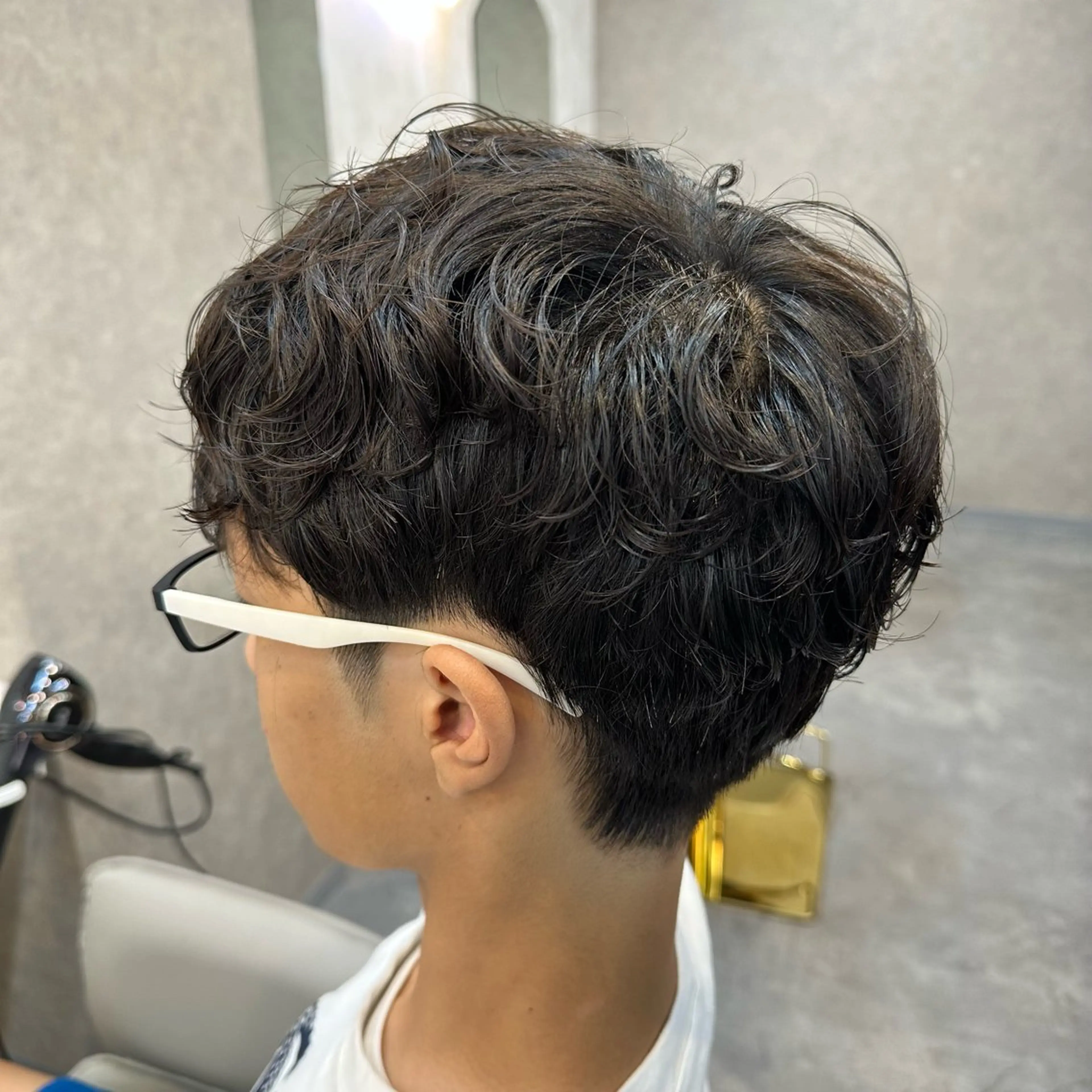 ショート パーマ メンズ 粟野 裕稀のヘアスタイル