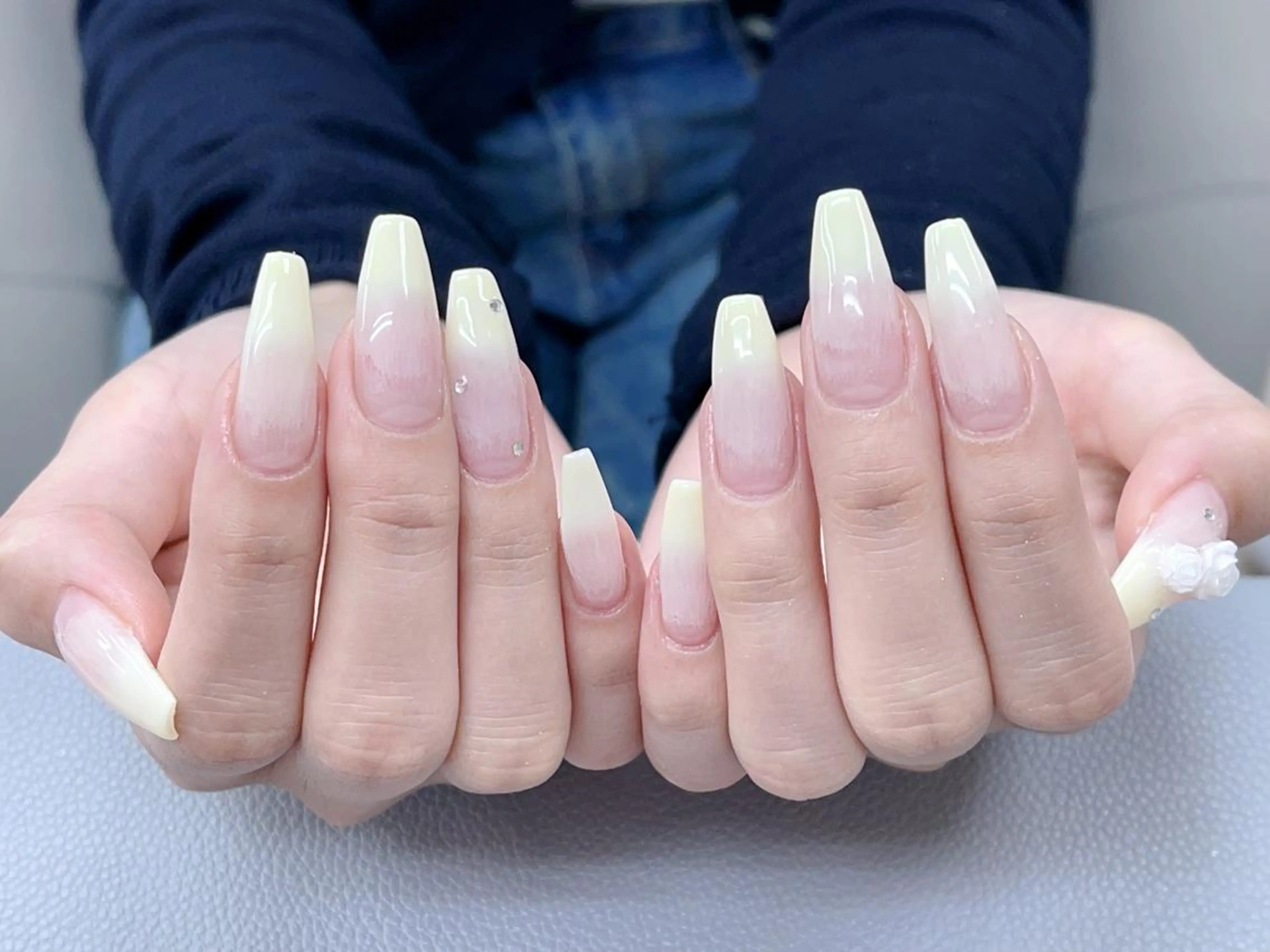 メンズ ネイル アートネイル フレンチネイル ジェルネイル キラキラネイル パラジェル Bloom kabukiのネイルデザイン