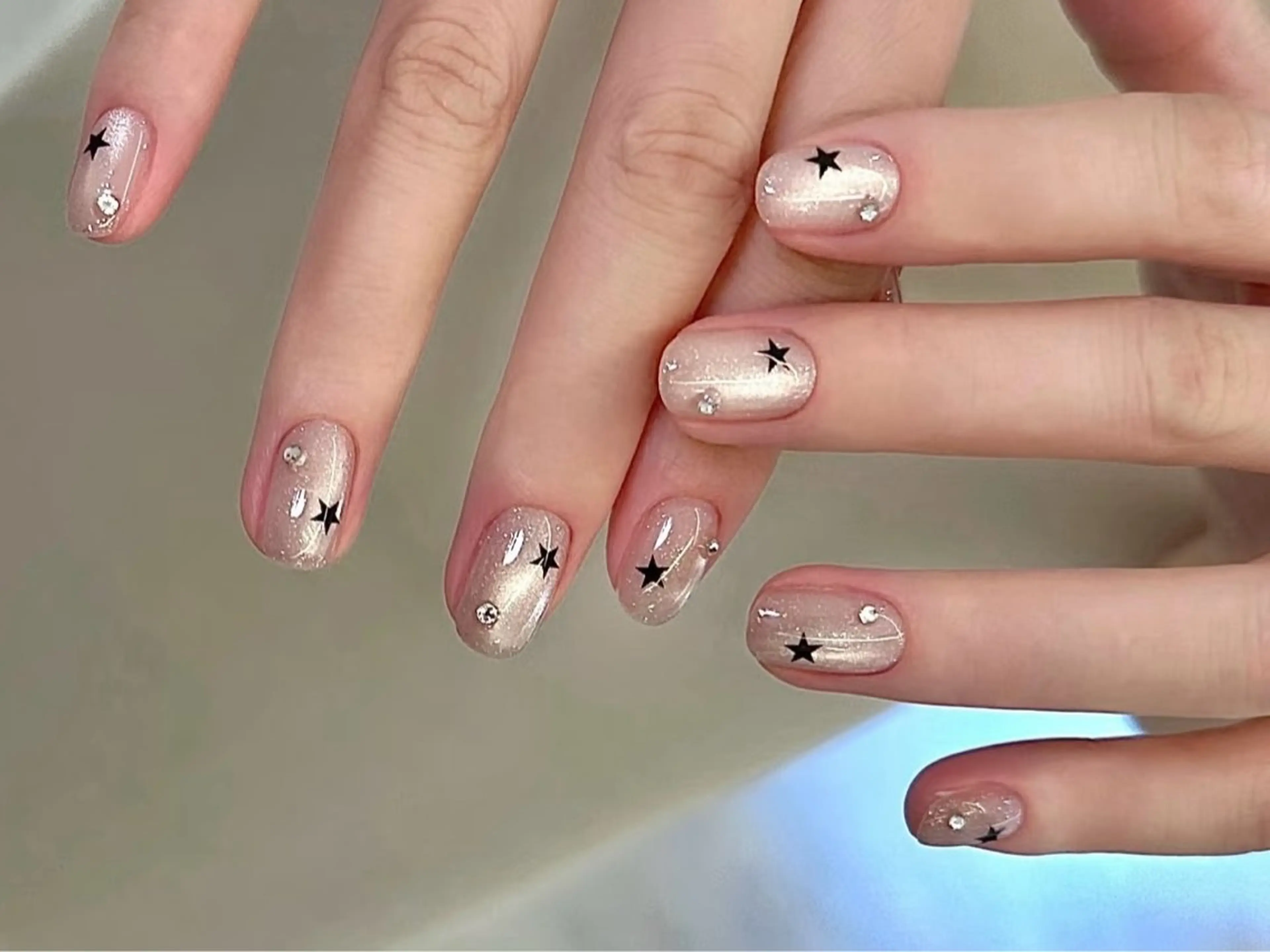 ネイル フレンチネイル 韓国ネイル マグネットネイル ミラーネイル 持ち込み ハンドネイル Speraネイル 大宮店🎀のネイルデザイン