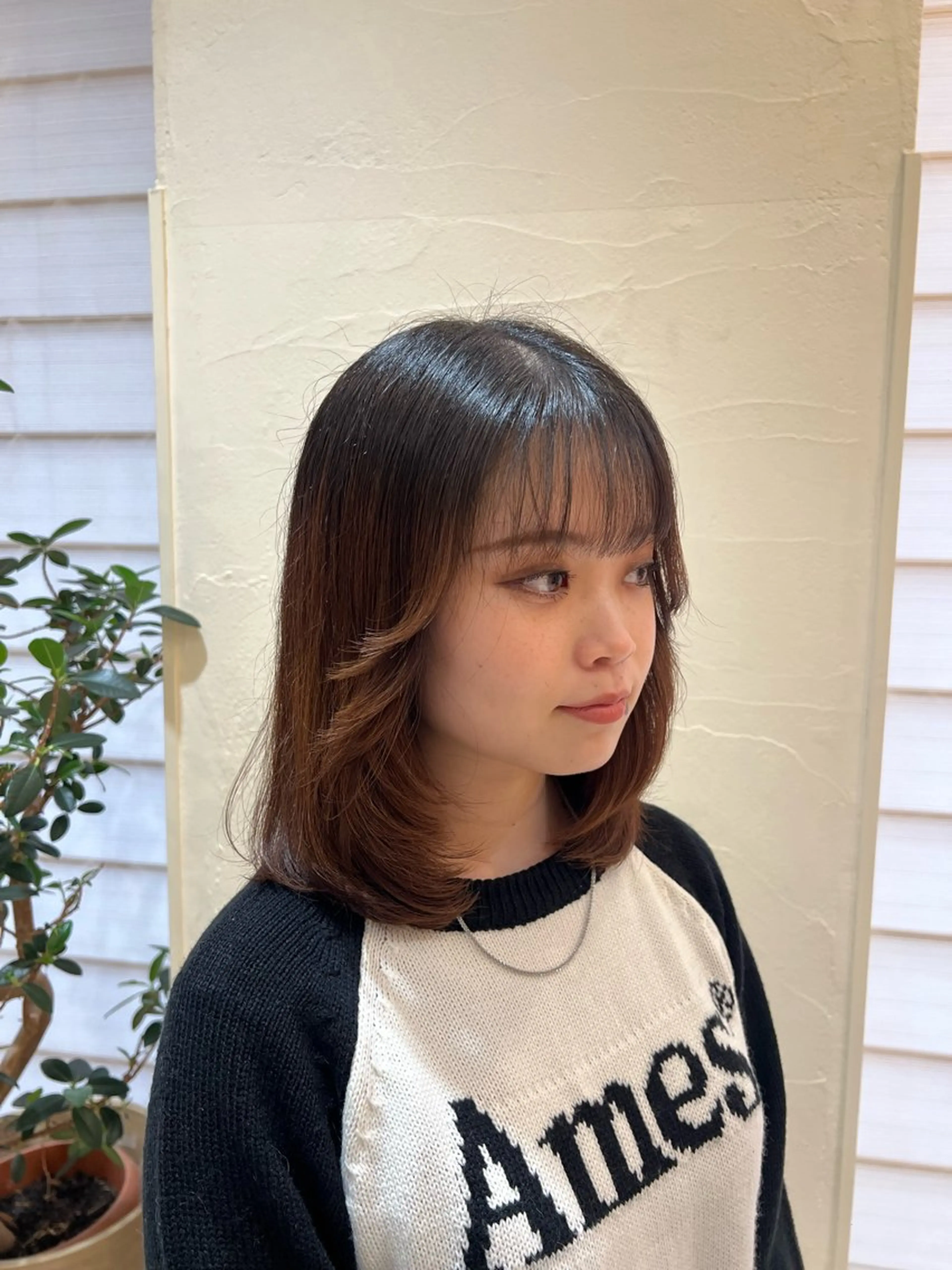 ミディアム 顔まわりレイヤー 顔周りカット レイヤーカット 神山 海里のヘアスタイル