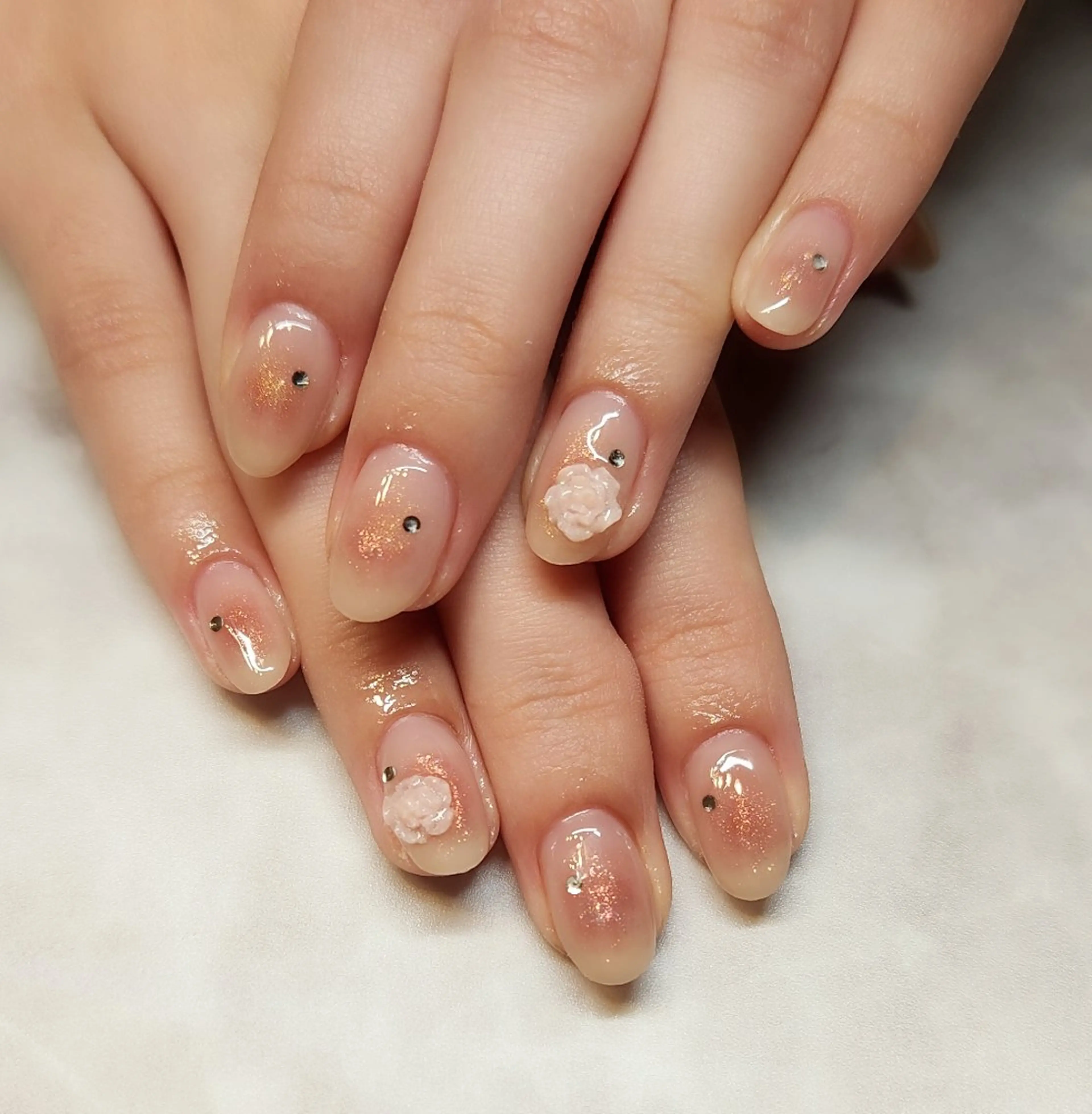 ネイル チークネイル 持ち込み I.プライベート ネイルサロンのネイルデザイン