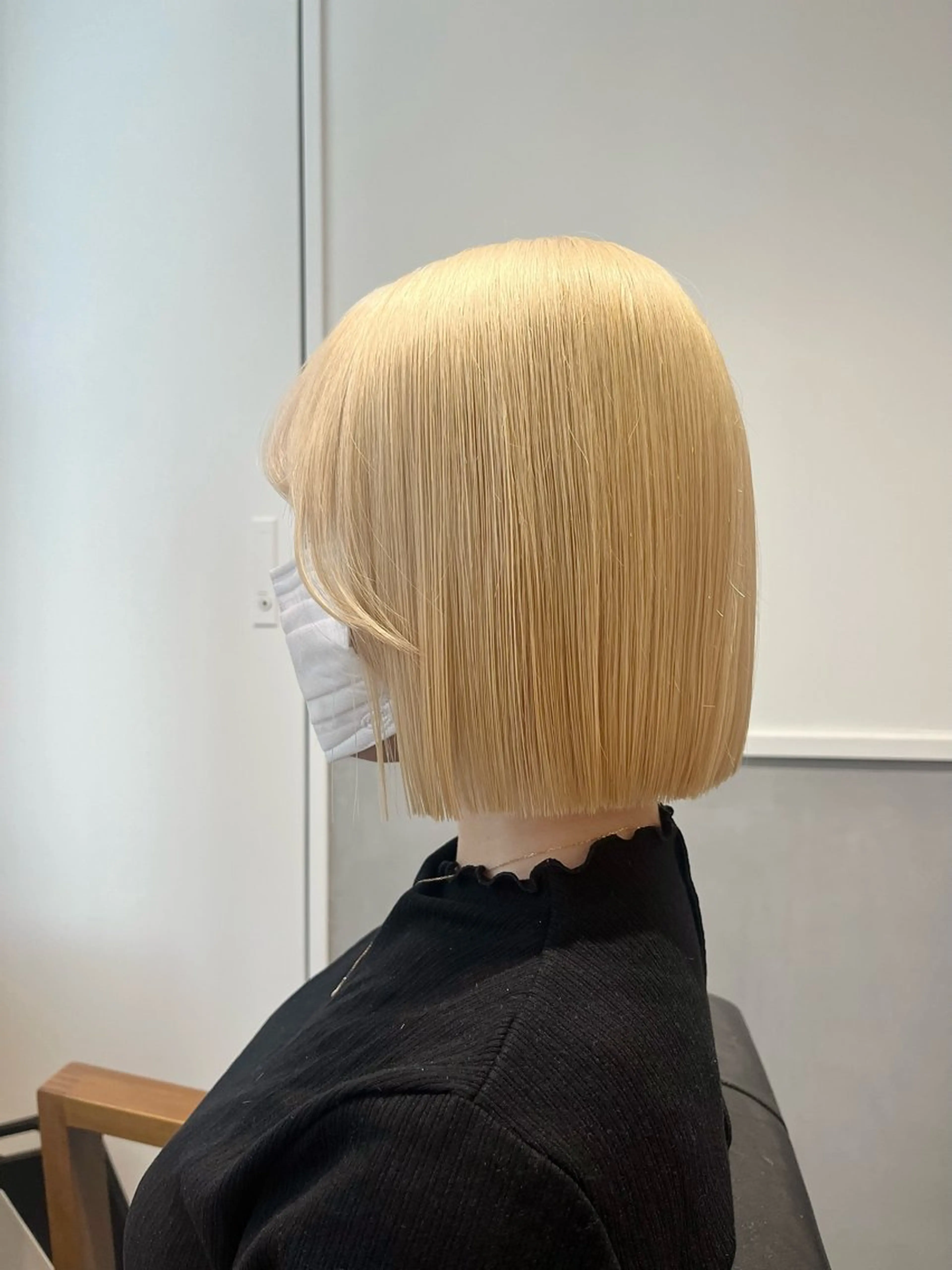 ミディアム カラー ブリーチ ヘアカラー effect横浜所属・切りっぱなしボブ/ 艶カラー/綾莉のヘアスタイル