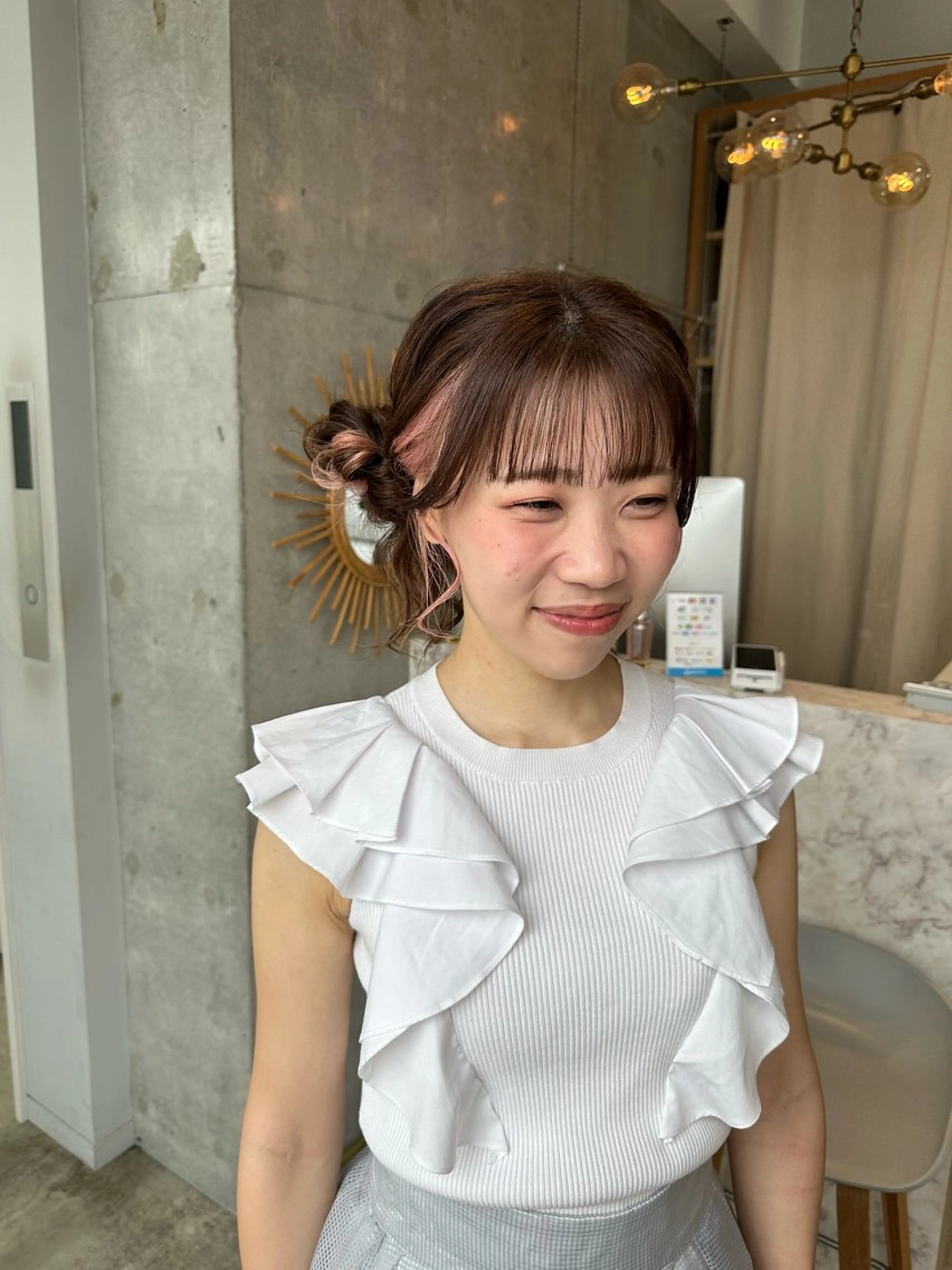 セミロング ヘアアレンジ さとう あやかのヘアスタイル