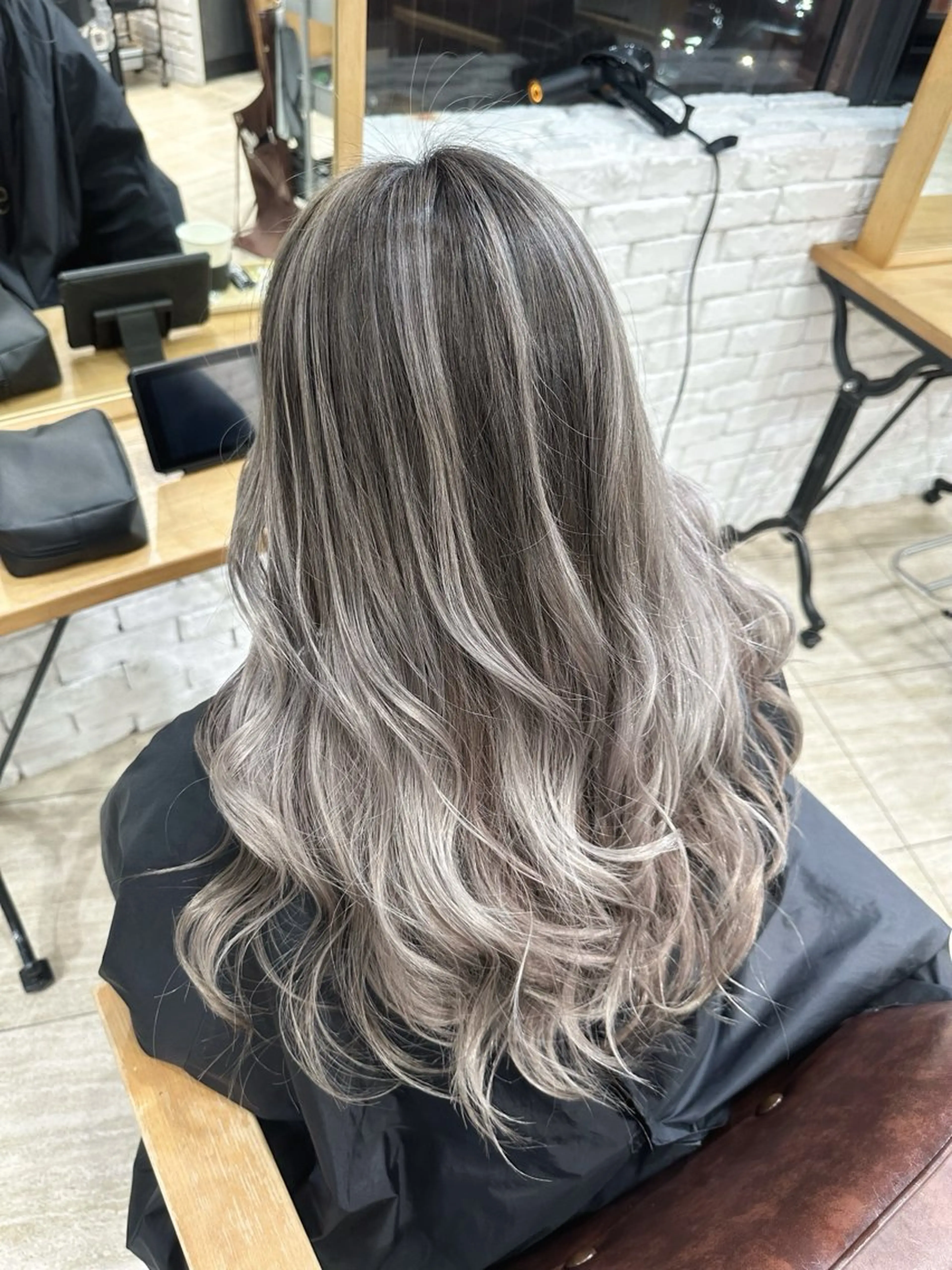 ロング カラー ヘアアレンジ ヘアカラー トリートメント ROSEL末吉 海渡のヘアスタイル