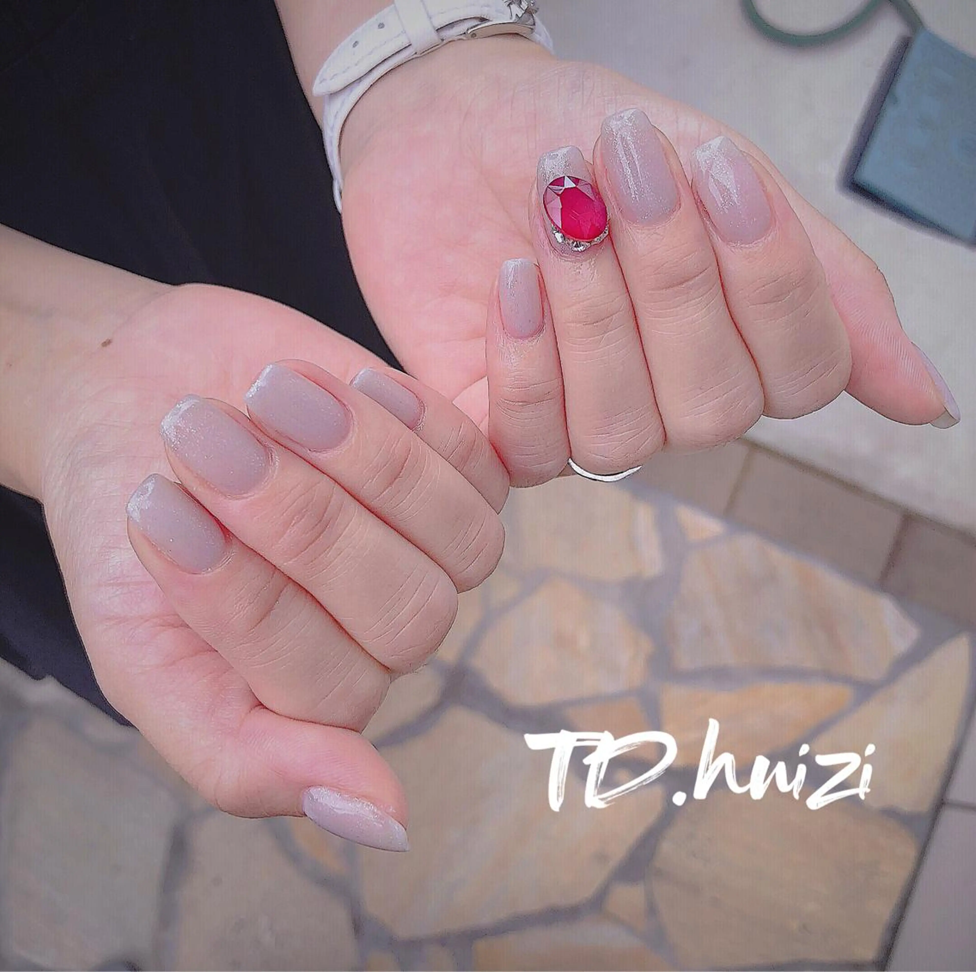 ミディアム めぐみのネイルサロン スタッフ練習のネイルデザイン