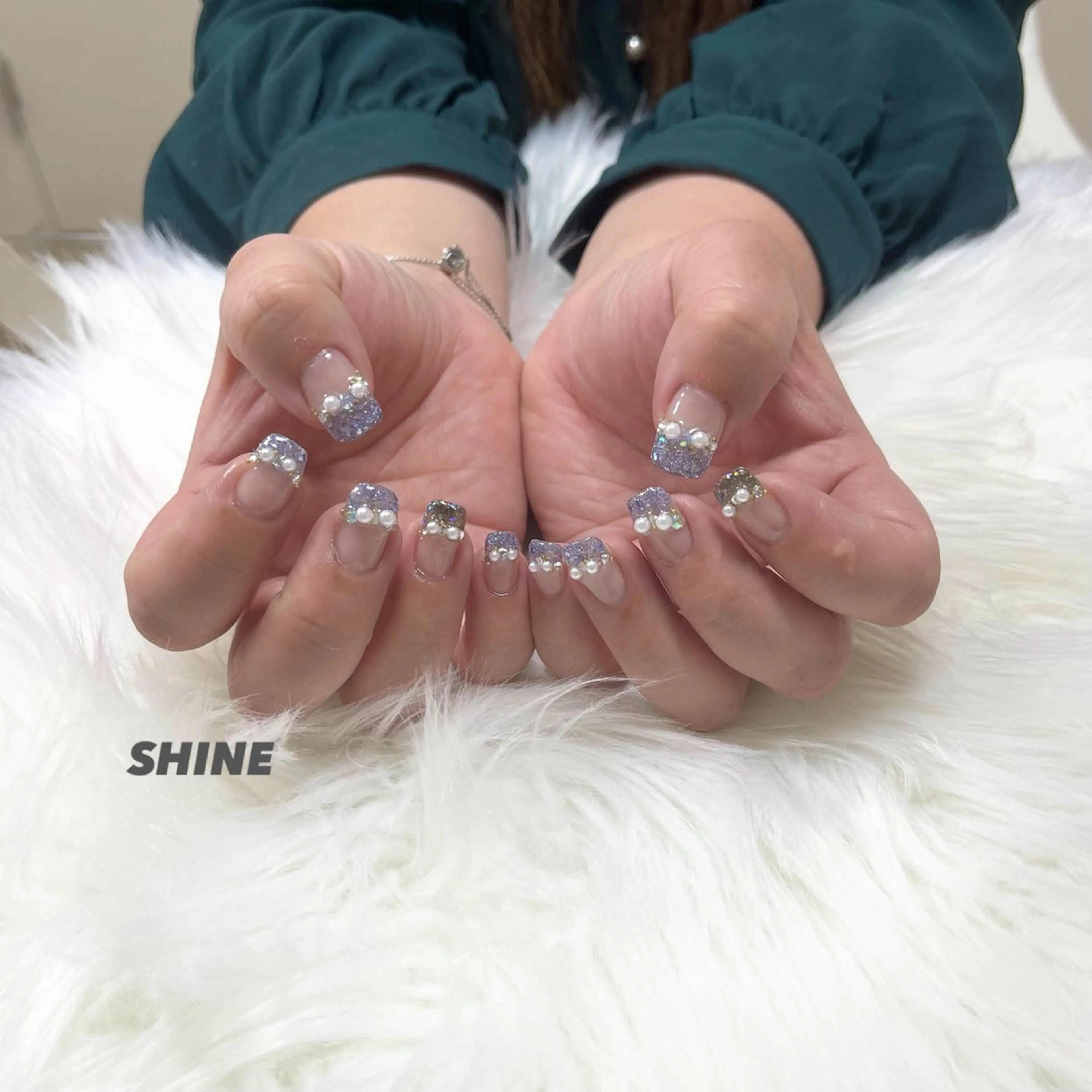 ネイル グラデーション ラメ(グリッター) ラメグラデーション ストーンネイル SHINE nail salonのネイルデザイン