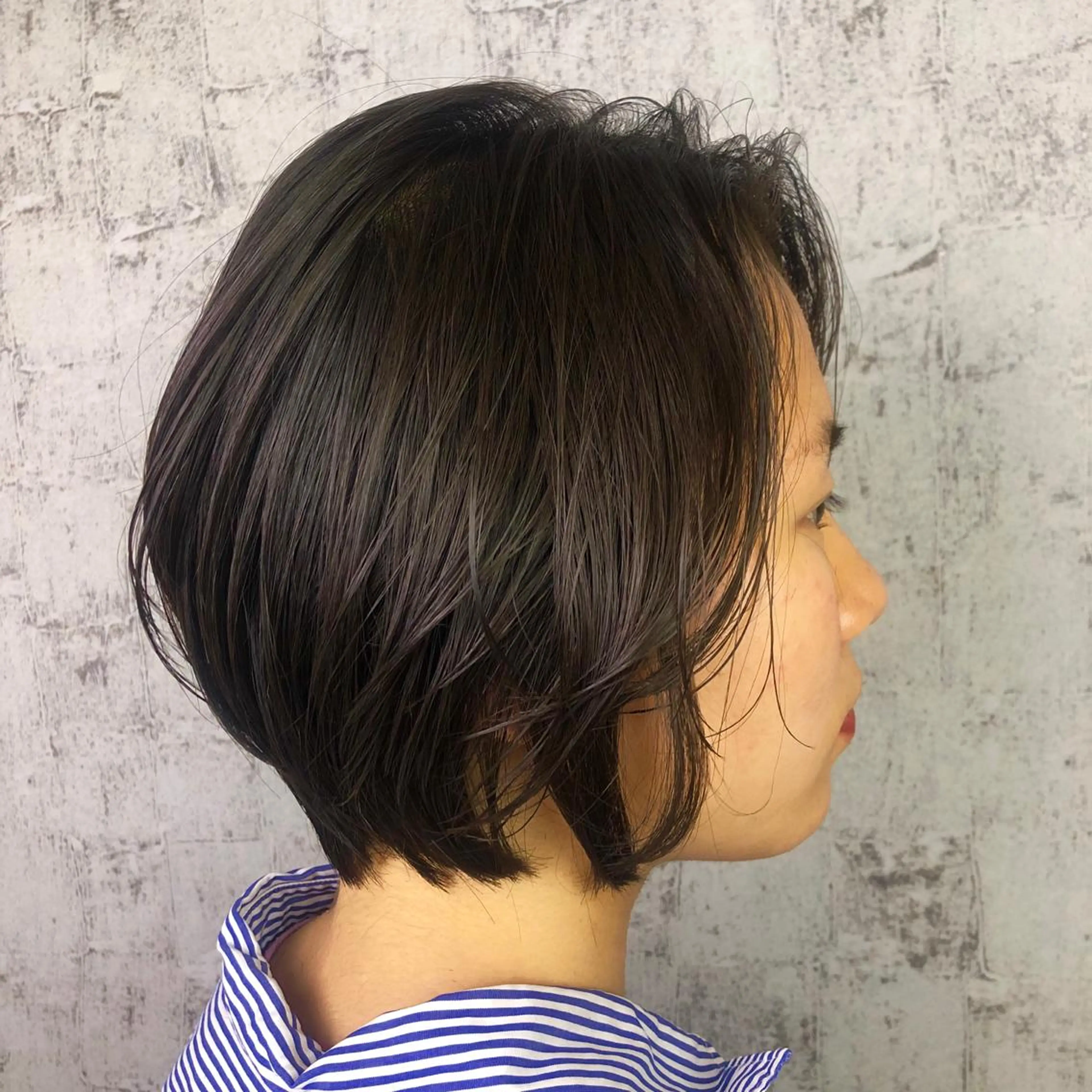 ショート ショートヘア 小顔レイヤー/ ベージュ🤍Rieのヘアスタイル