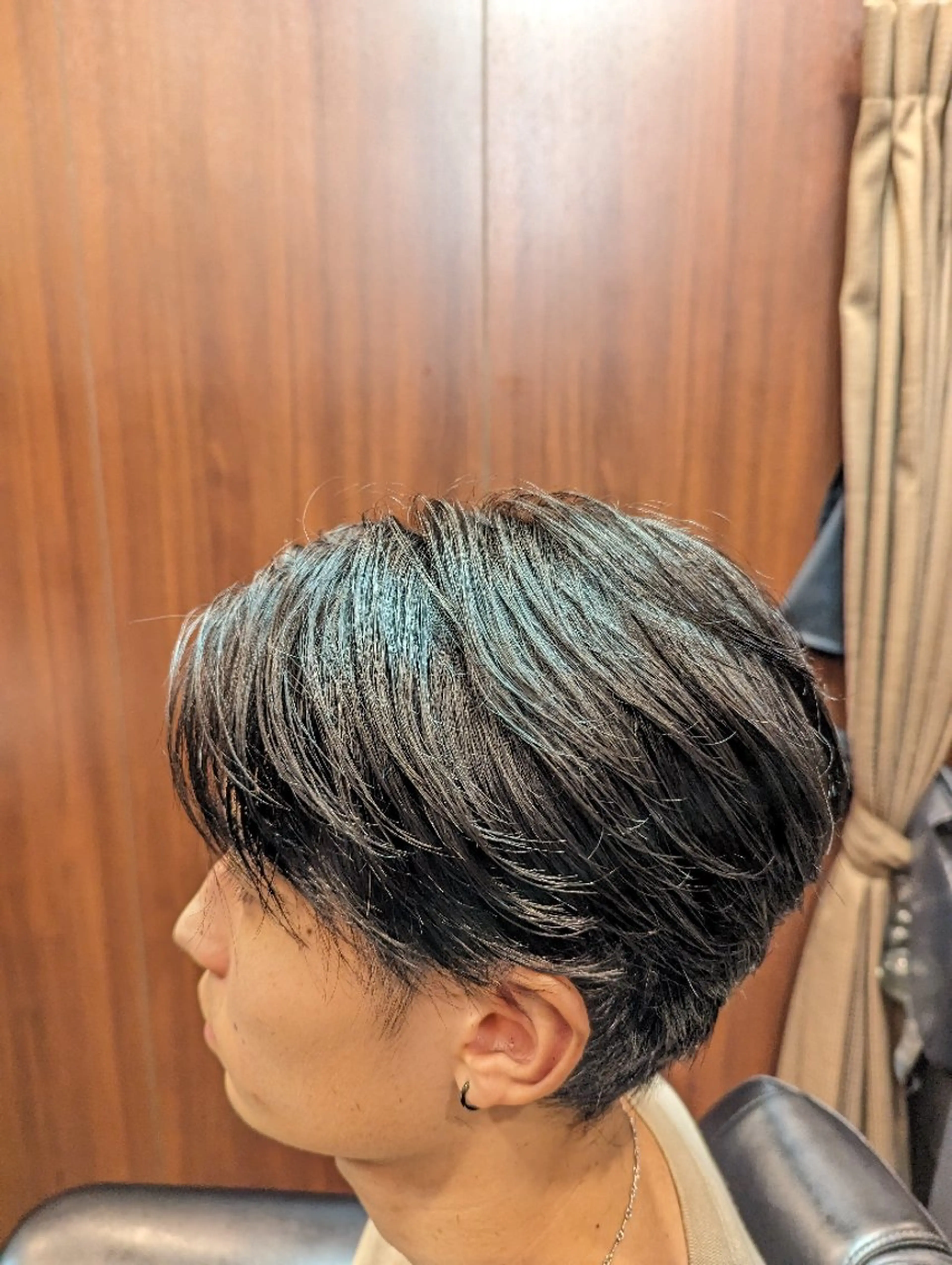 ミディアム カット 横須賀和也 ヒロ銀座一丁目のヘアスタイル