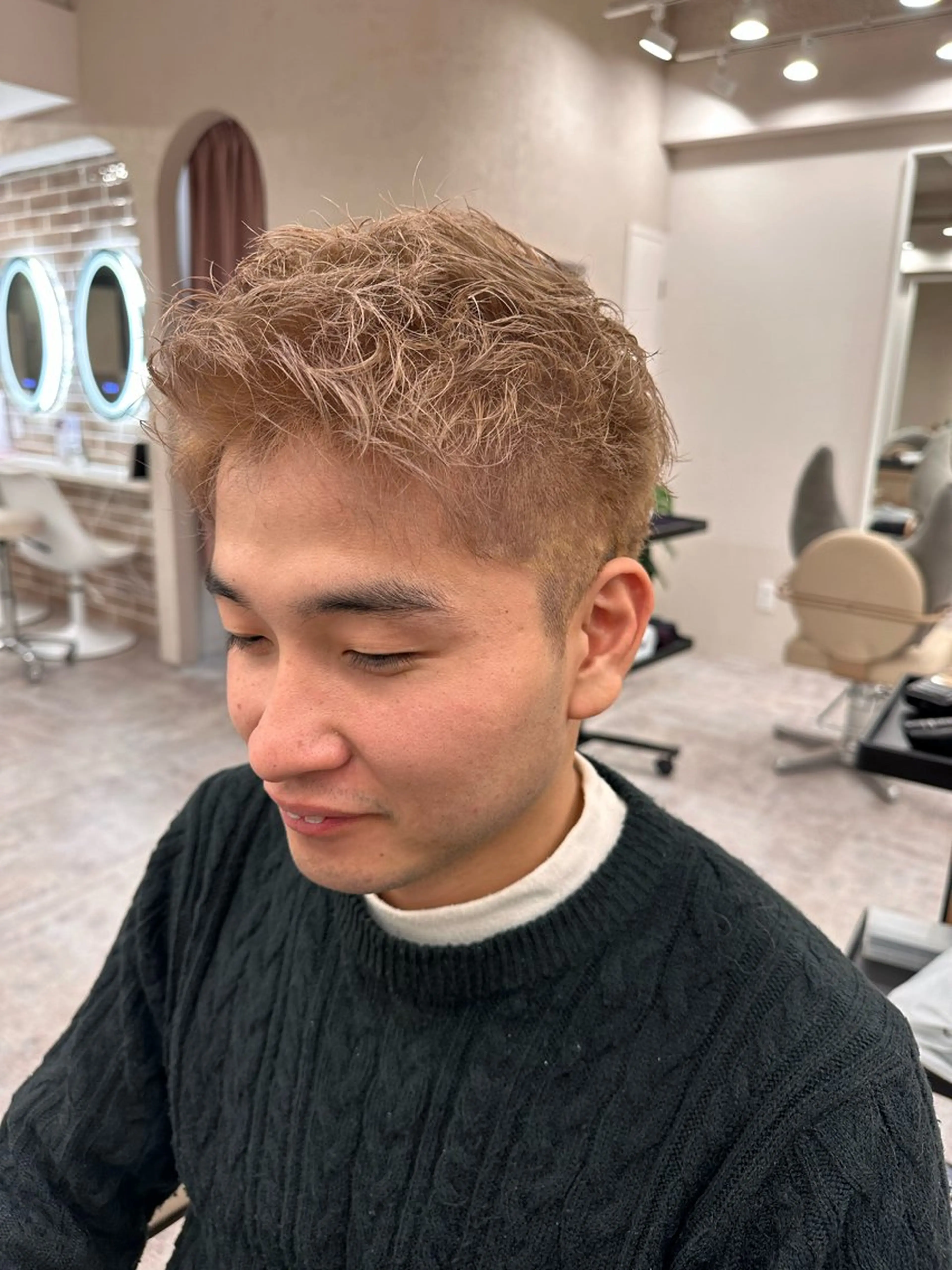 ショート カラー ボブ、レイヤー、 ハイトーン、古淵のヘアスタイル