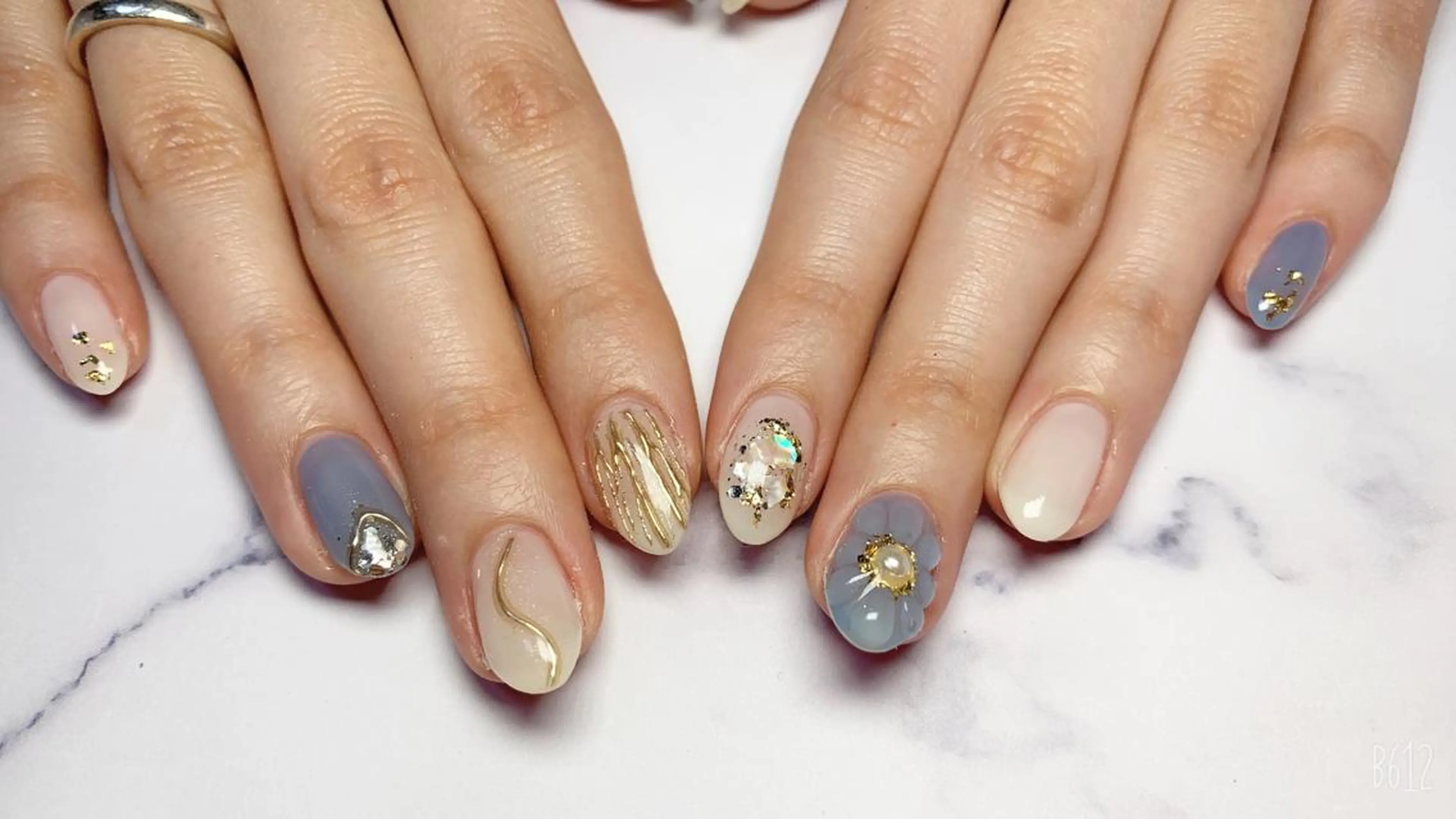 ネイル Mani Nailsのネイルデザイン