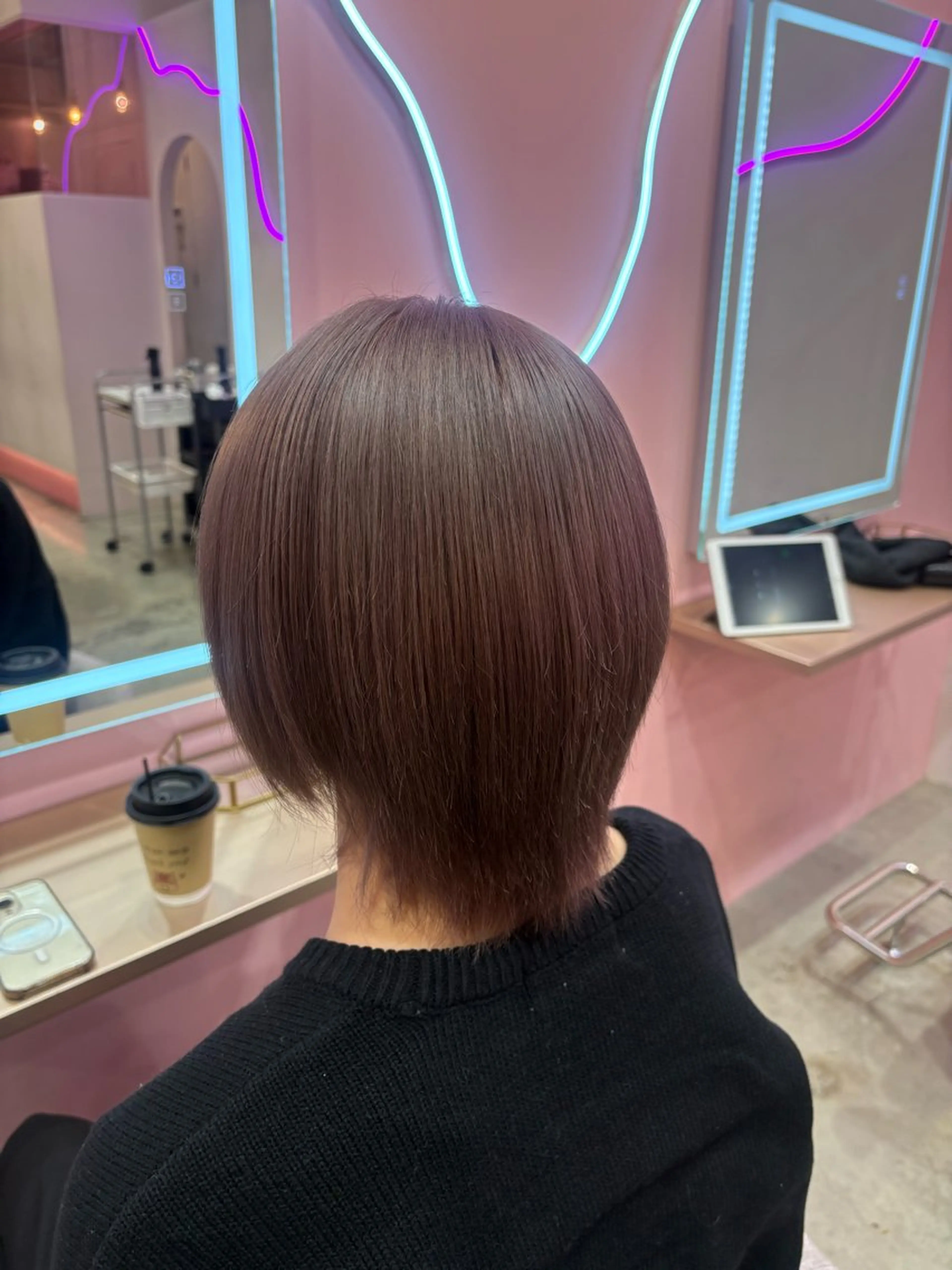 ショート カラー ベージュカラー ブリーチ ミルクティーベージュ ピンクカラー Miu 名古屋カット ミディアム/ピンク髪のヘアスタイル