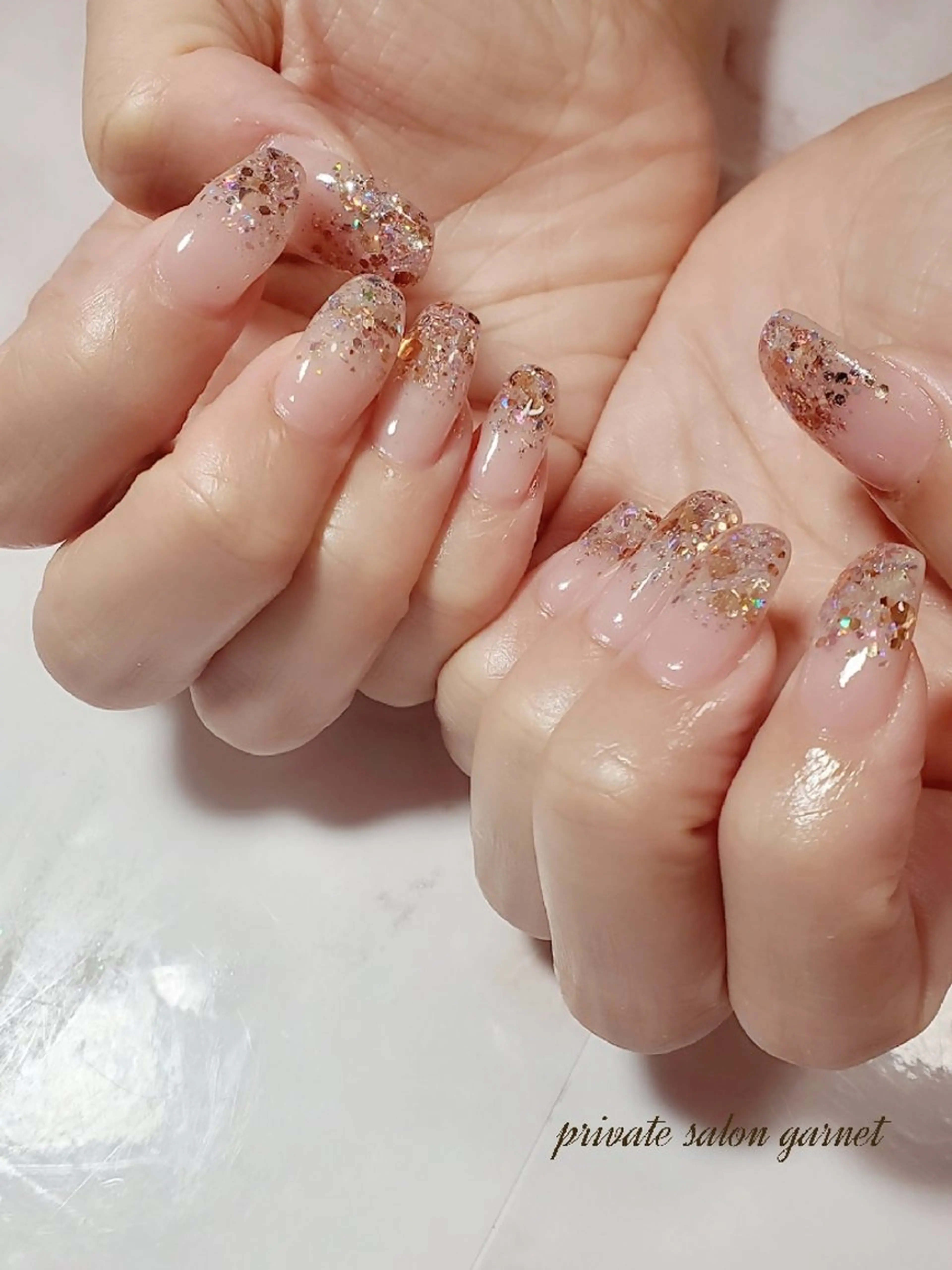ネイル グラデーション キラキラネイル ラメ(グリッター) ラメグラデーション ハンドネイル Garnet nailのネイルデザイン