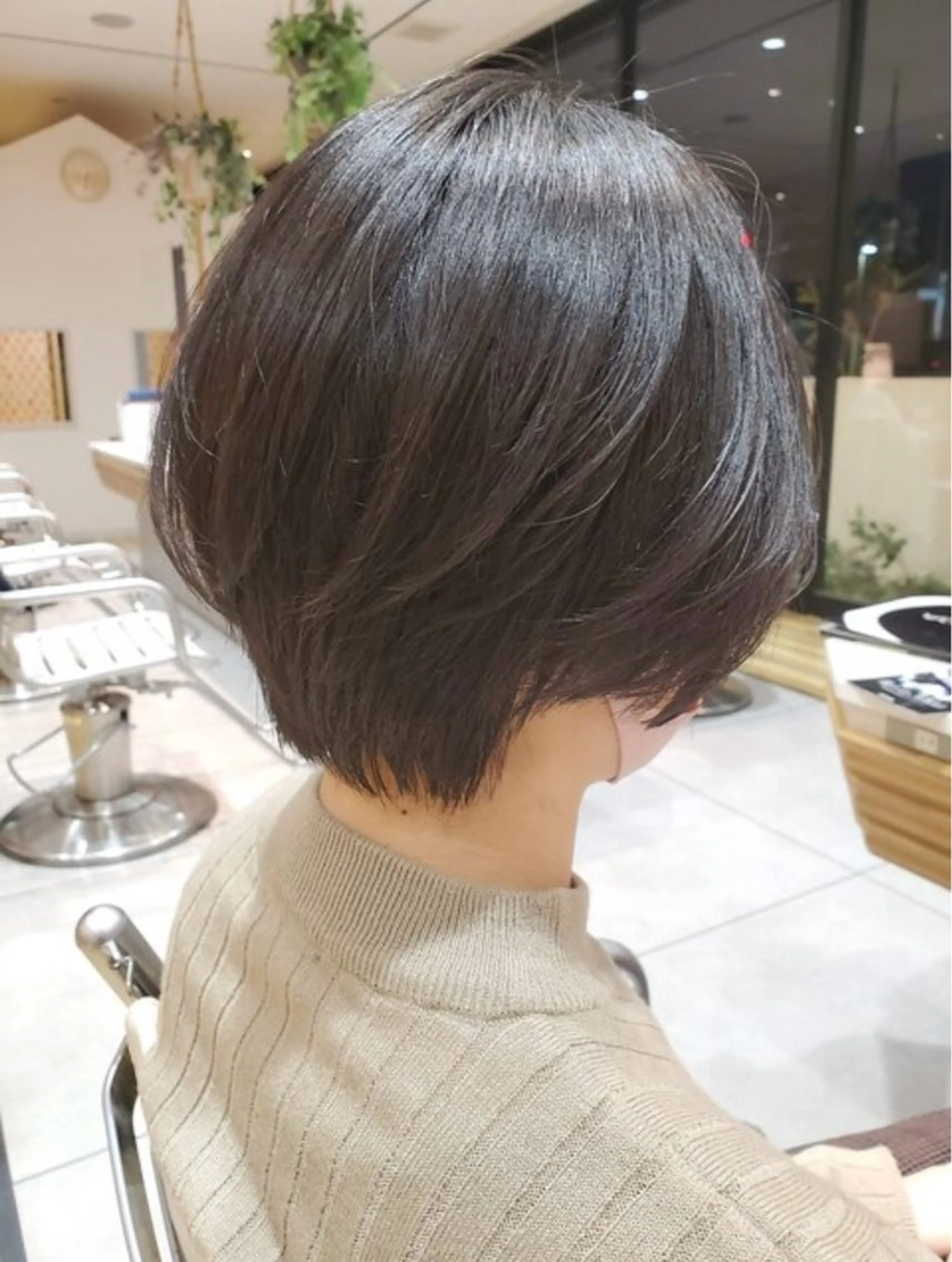 ショート カット パーマ 岡本 梨沙のヘアスタイル