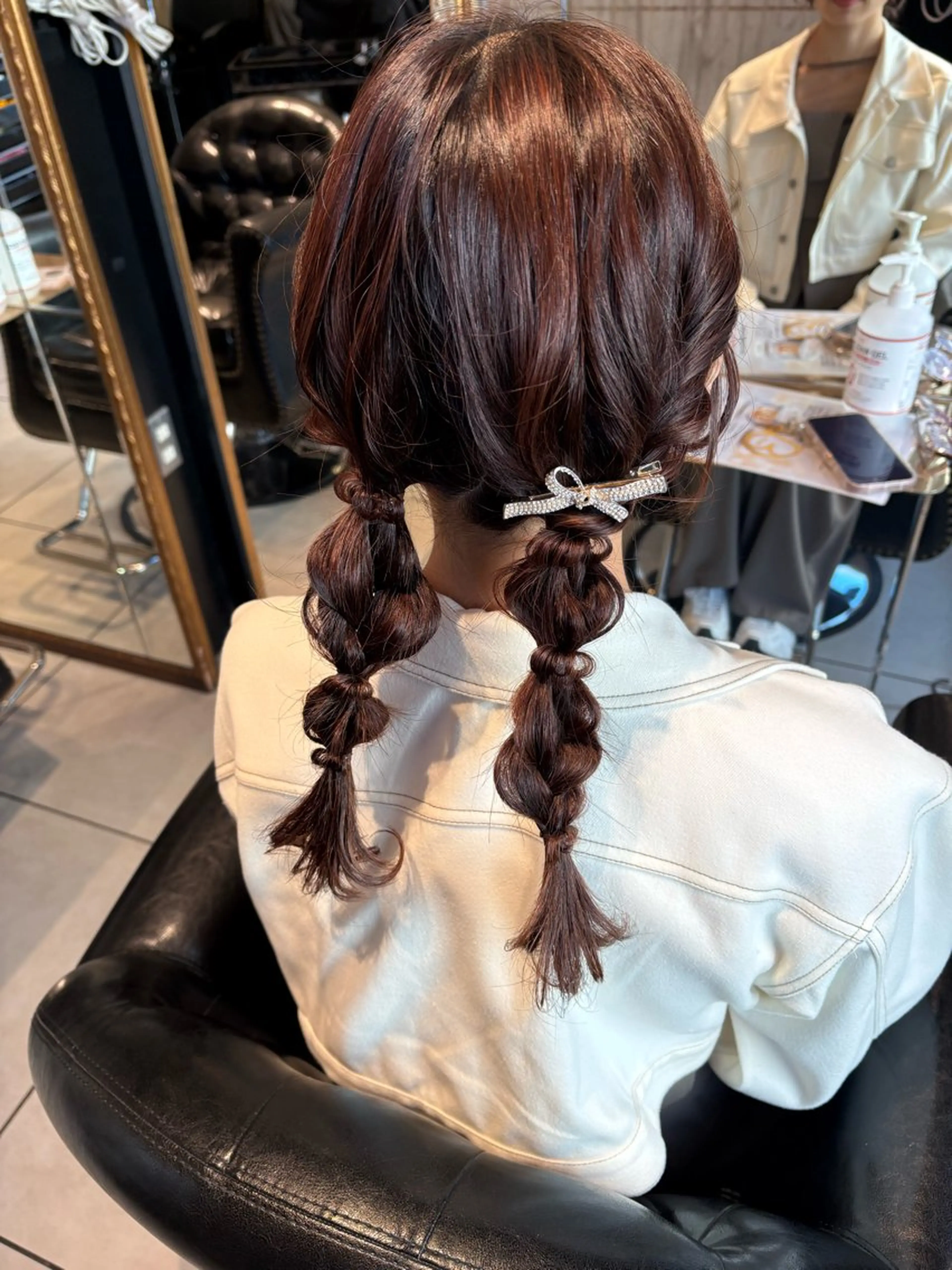 ミディアム 鶴谷 麻衣のヘアスタイル