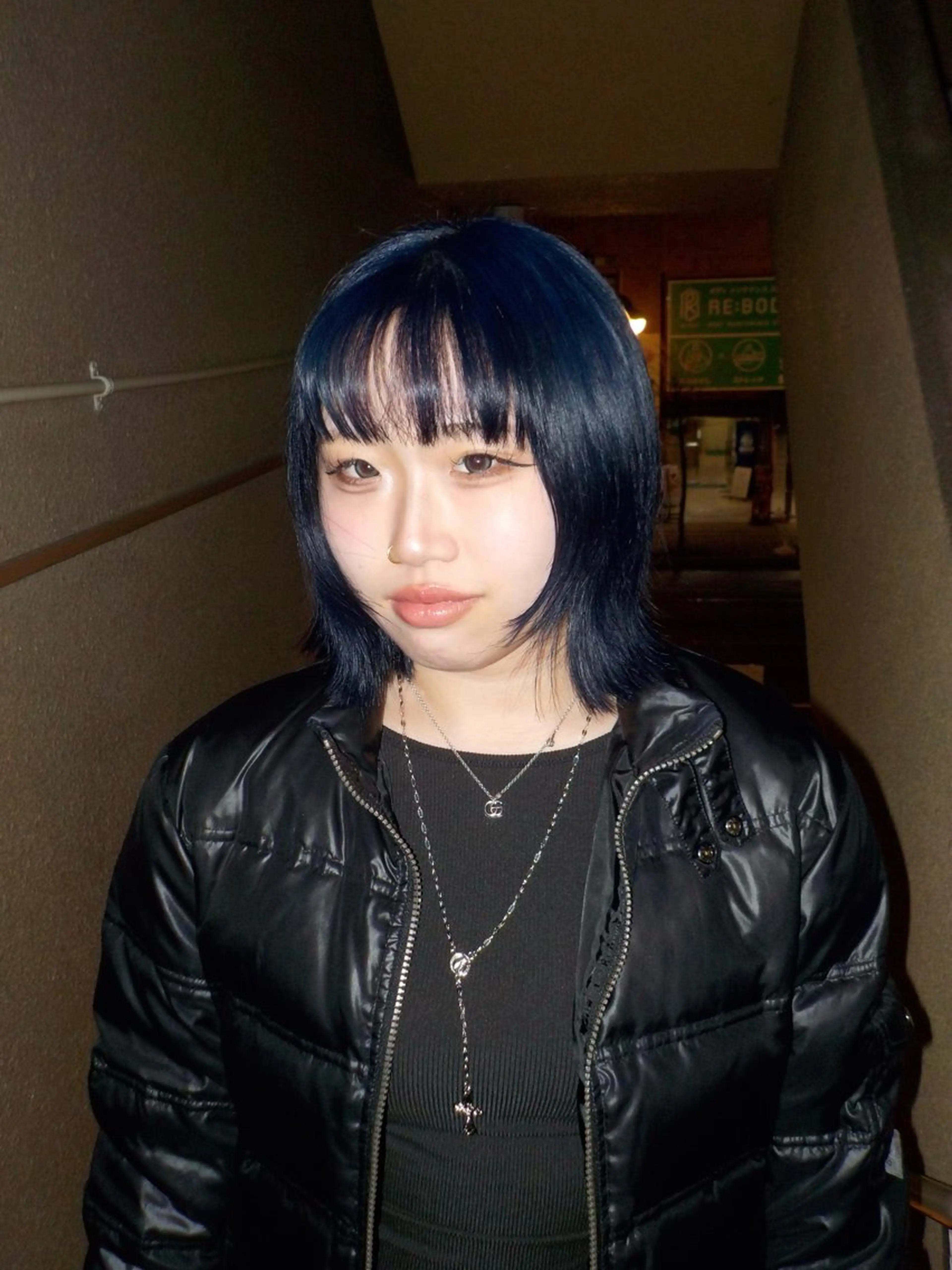 ショート カラー ブリーチ ブルーカラー ケアブリーチ ダブルカラー ネイビーカラー 【sica】 nanaのヘアスタイル