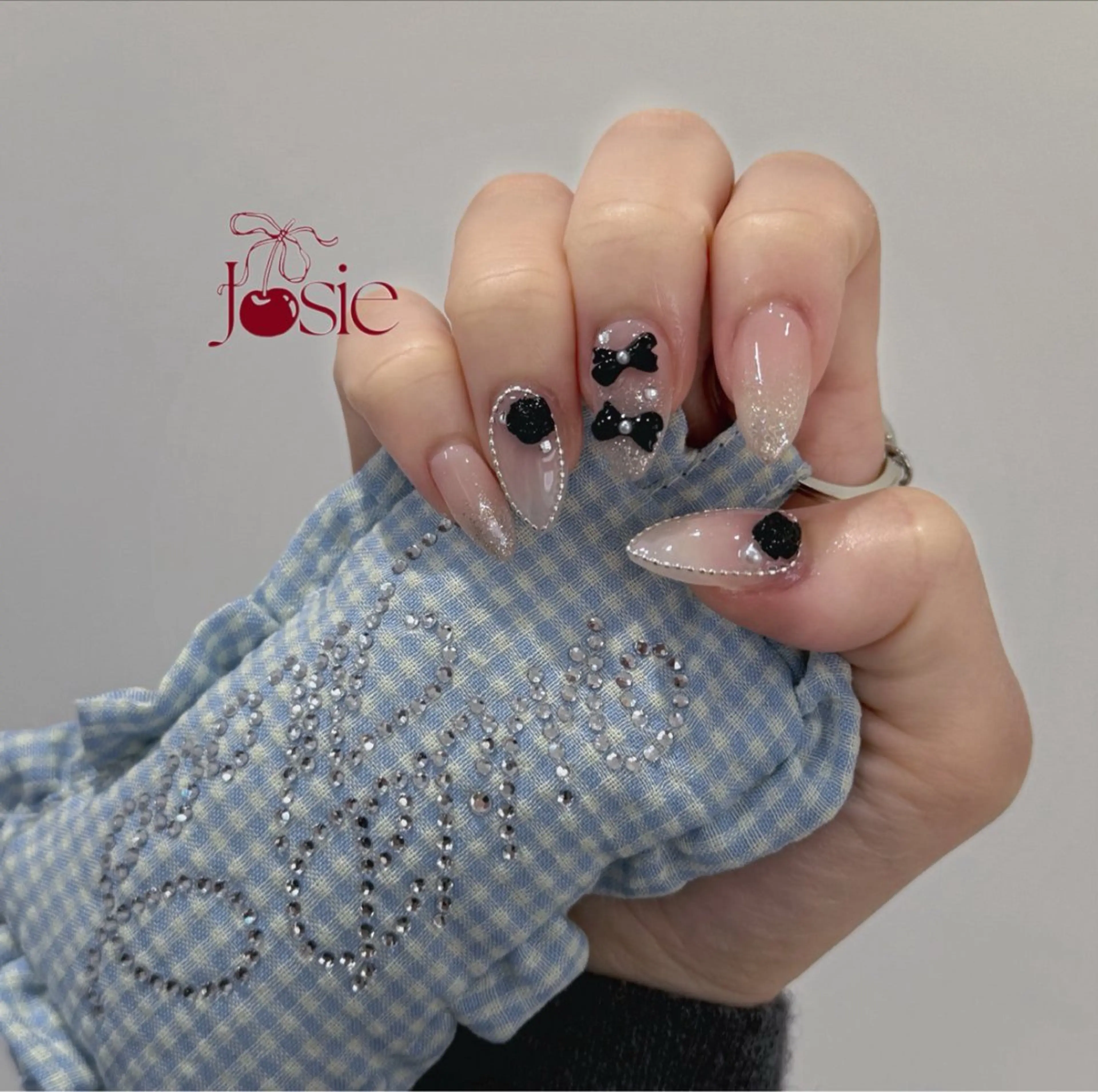 カラー グラデーションカラー ピンクカラー ハンドネイル AIN Nailのネイルデザイン