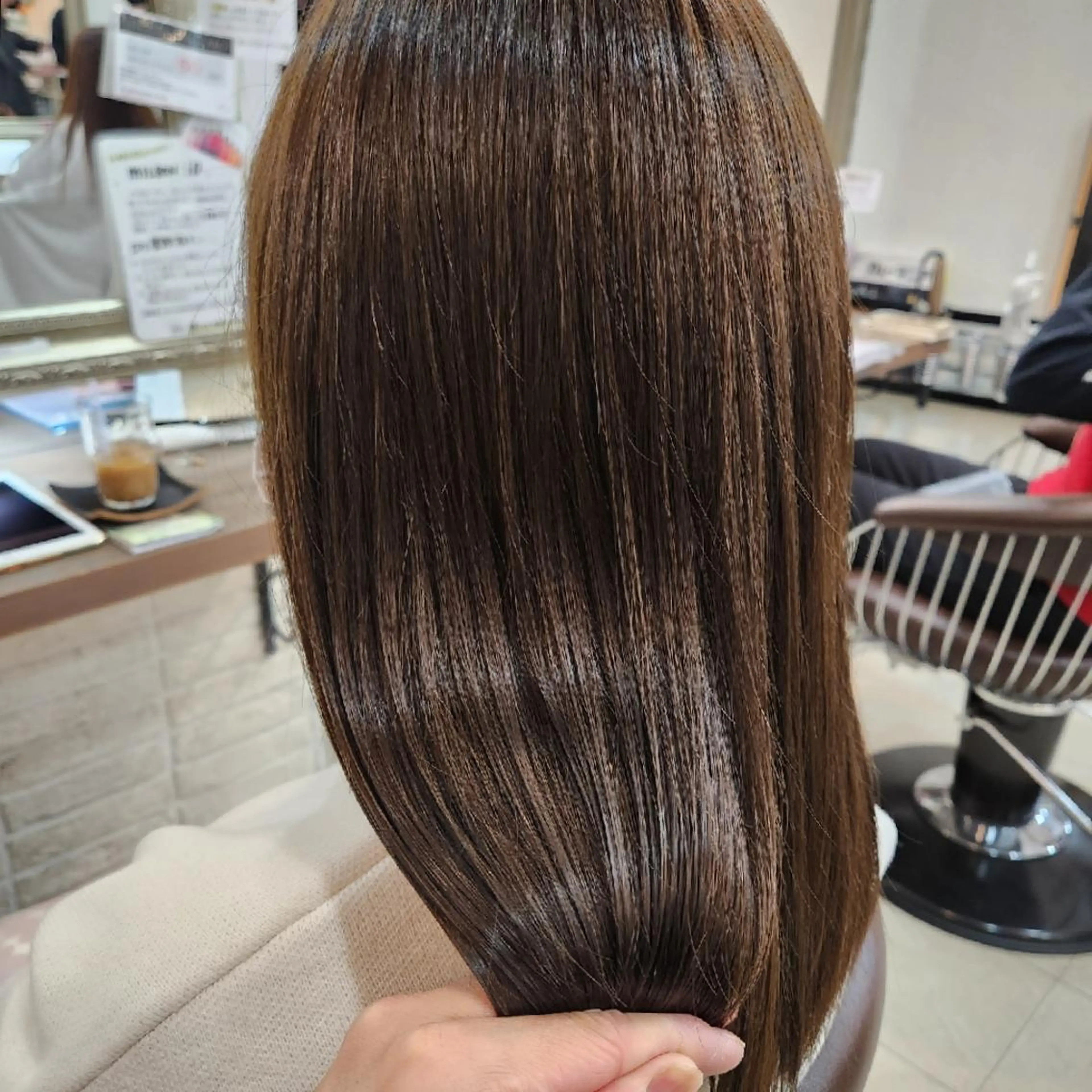 セミロング カット ヘアカラー トリートメント 韓国ヘア🇰🇷 レイヤー/芝春樹のヘアスタイル