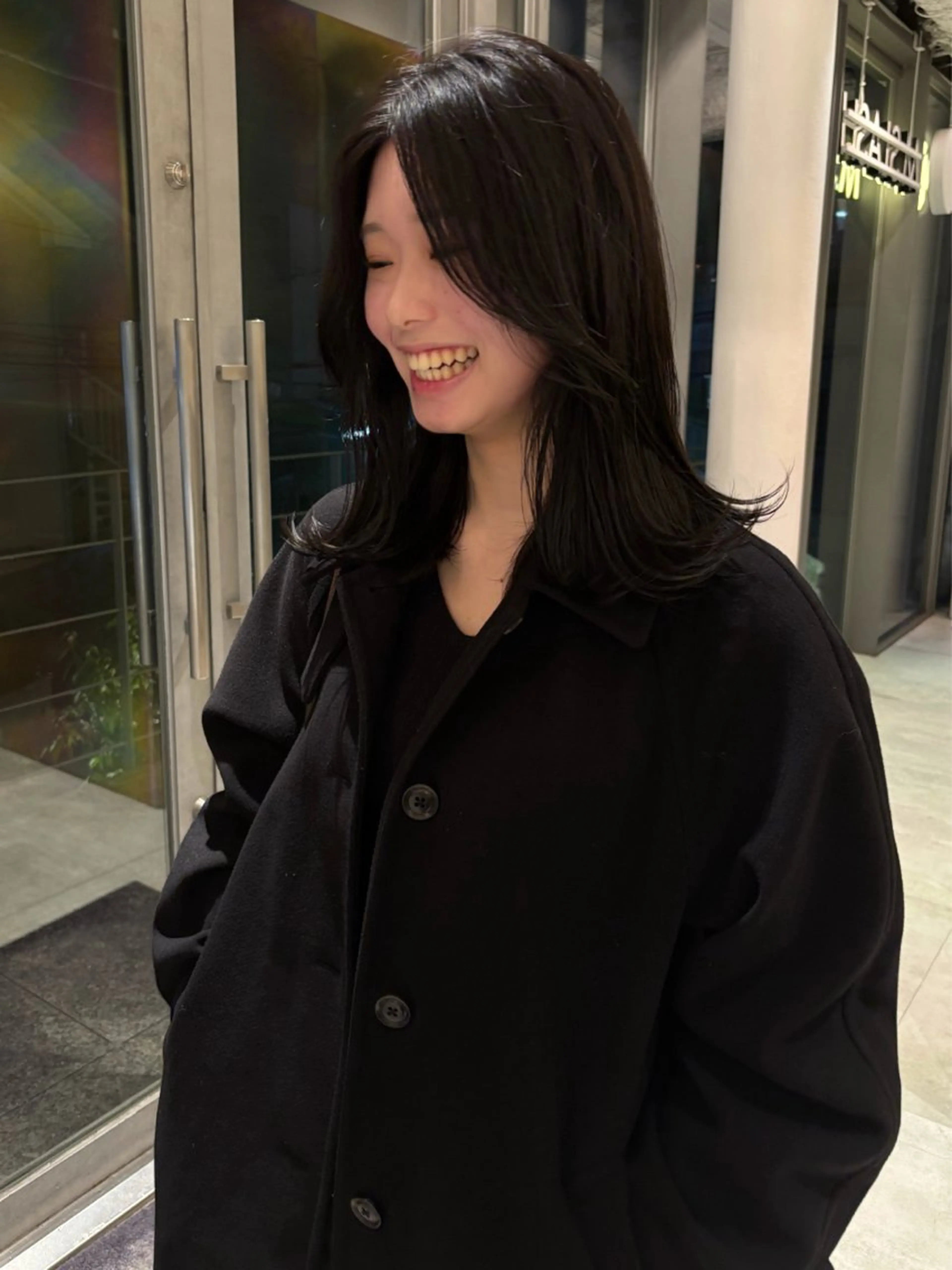 セミロング ヘアカラー ツユザキ ハナカのヘアスタイル